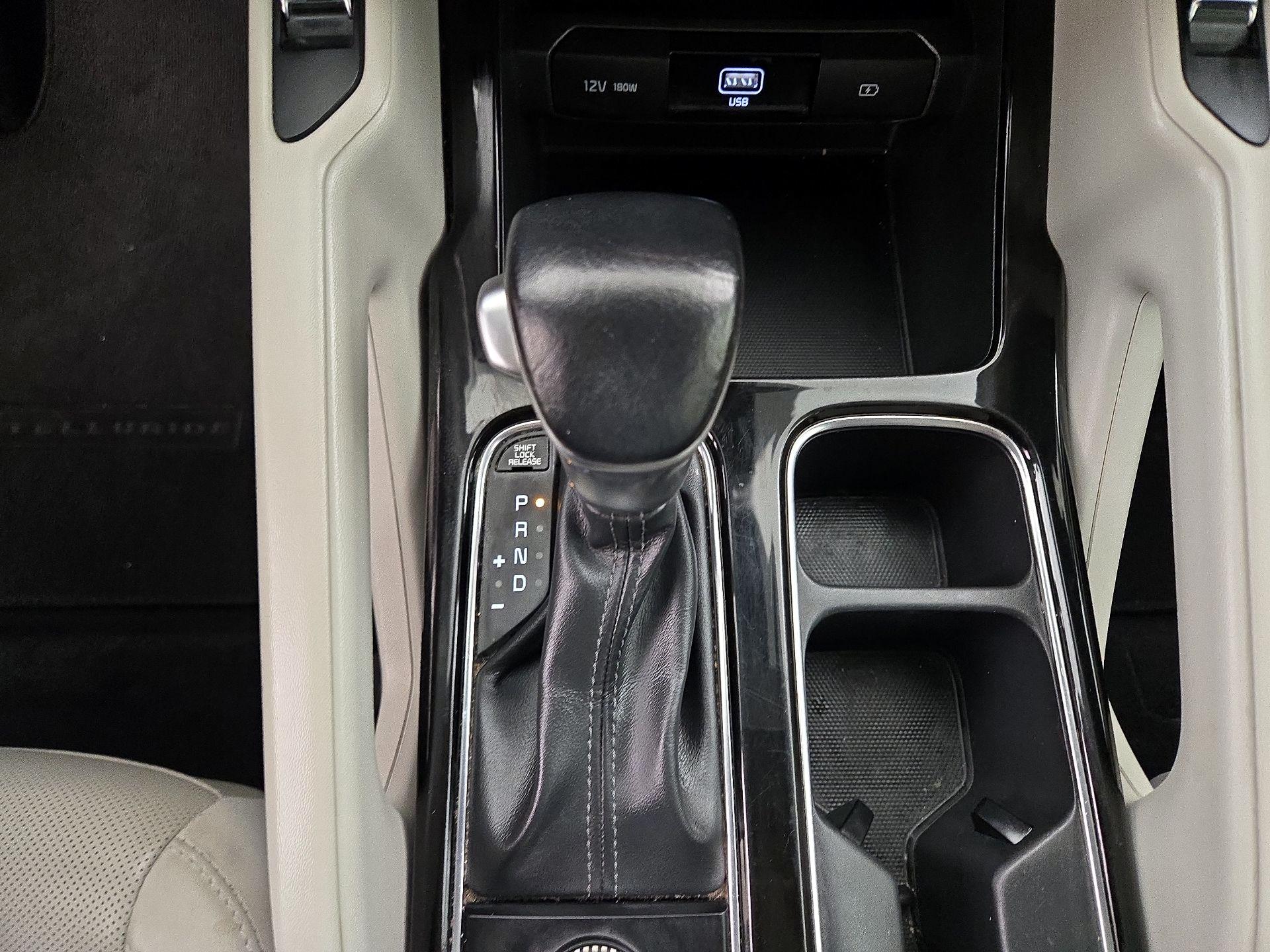 Thumbnail: 2020 Kia Telluride - 17