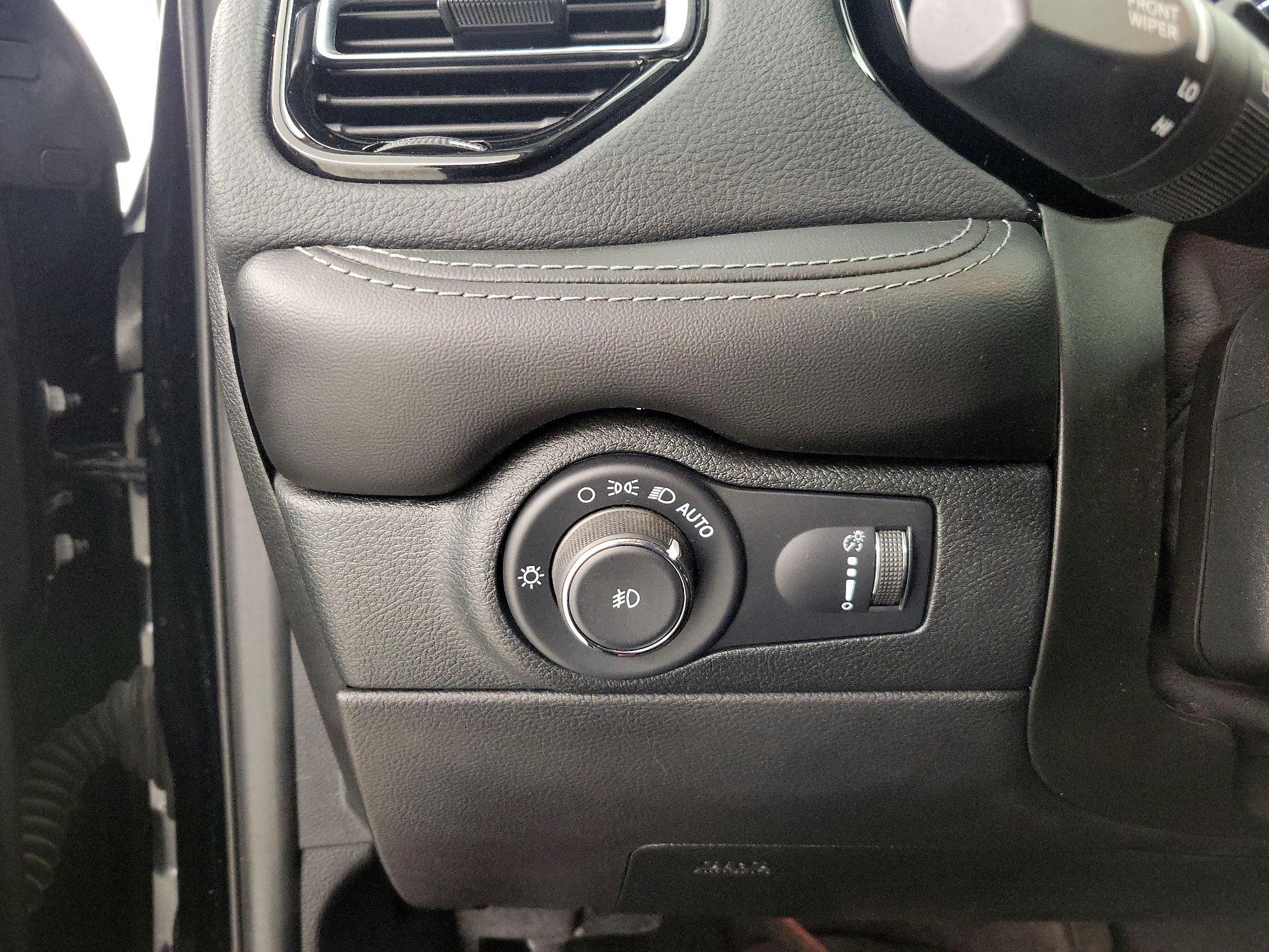 Thumbnail: 2022 Dodge Durango - 13