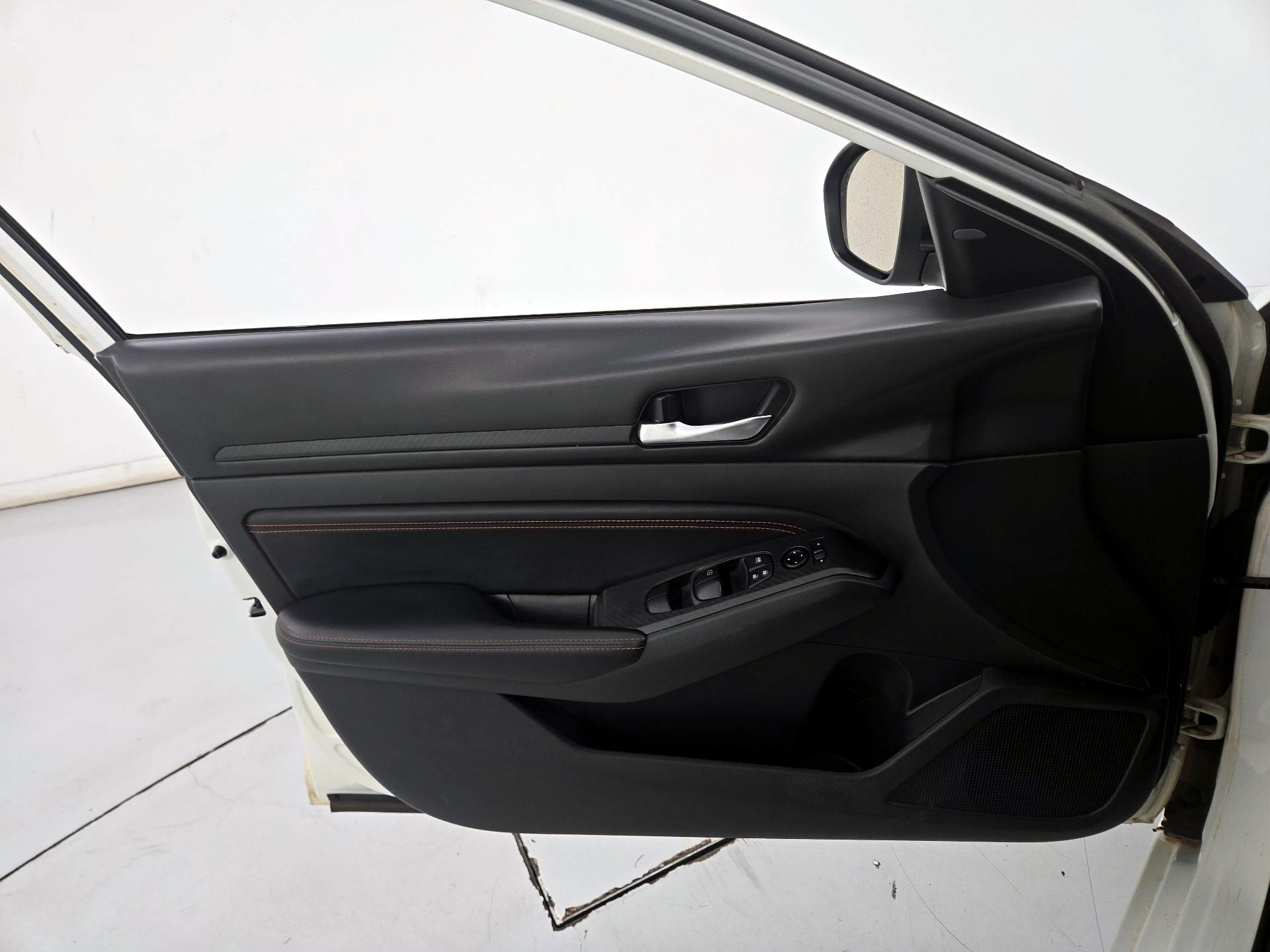 Thumbnail: 2021 Nissan Altima - 12