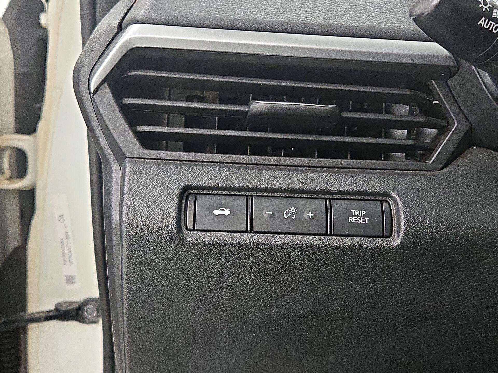 Thumbnail: 2021 Nissan Altima - 13