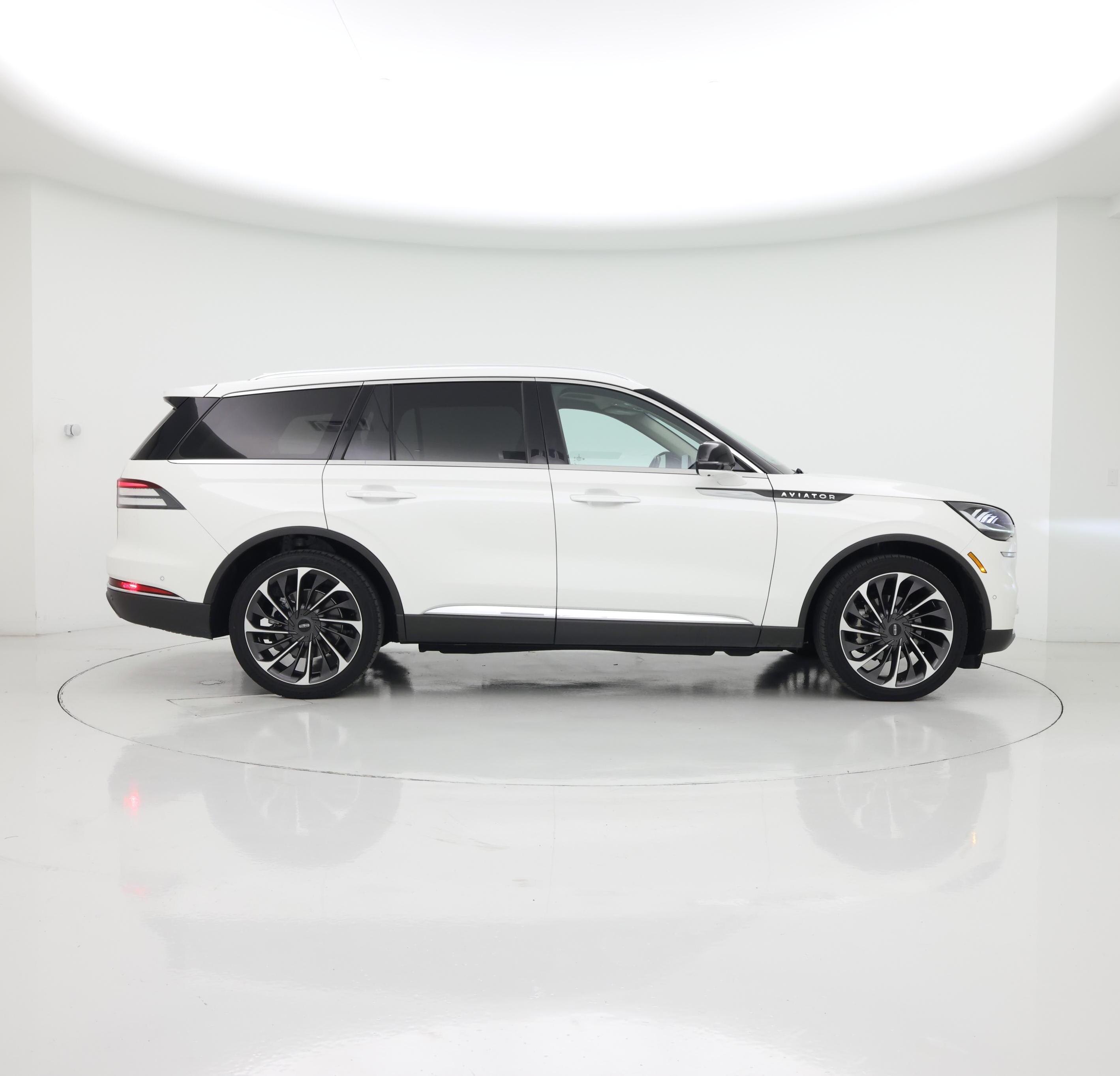 Thumbnail: 2022 Lincoln Aviator - 7