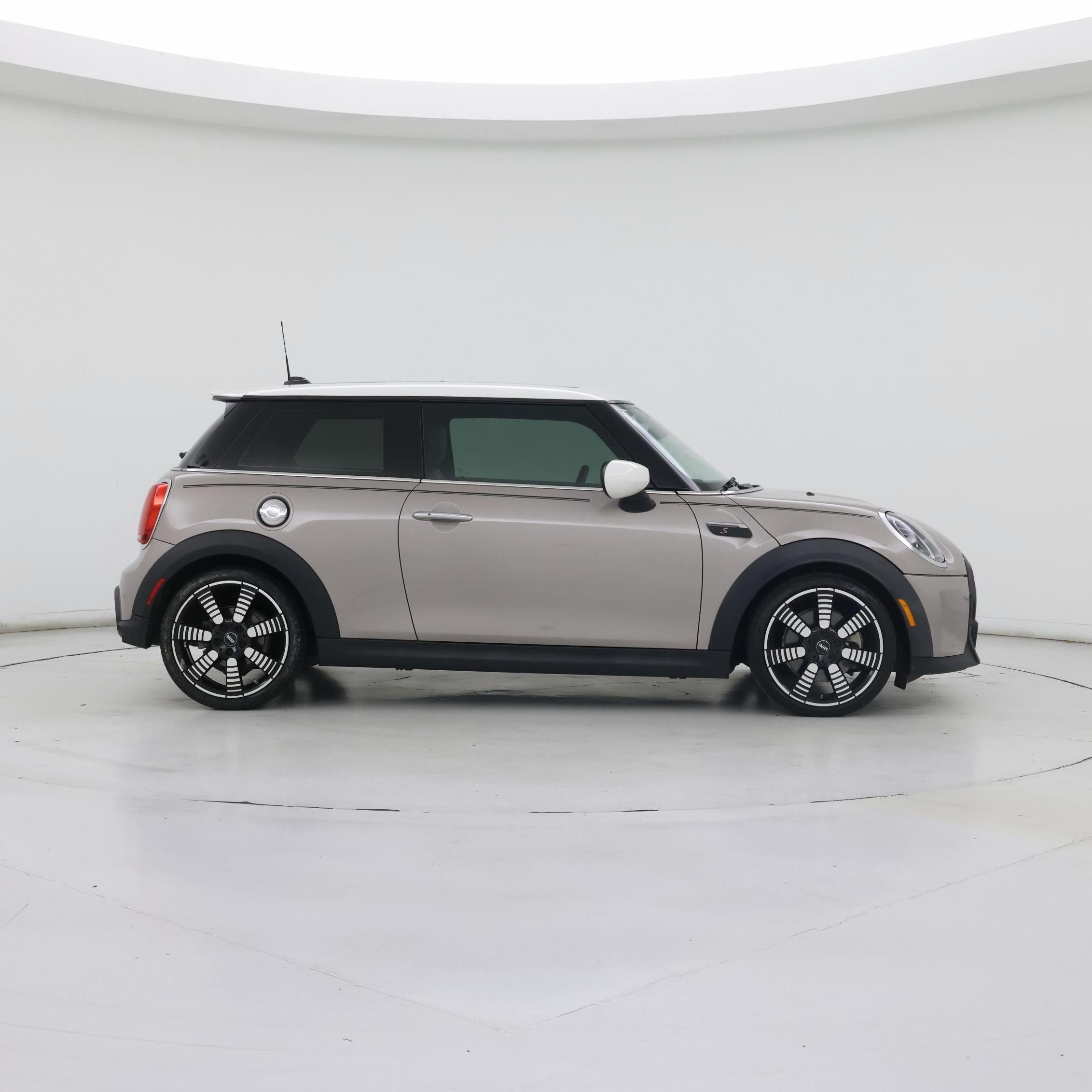 Thumbnail: 2022 MINI Cooper Hardtop - 7