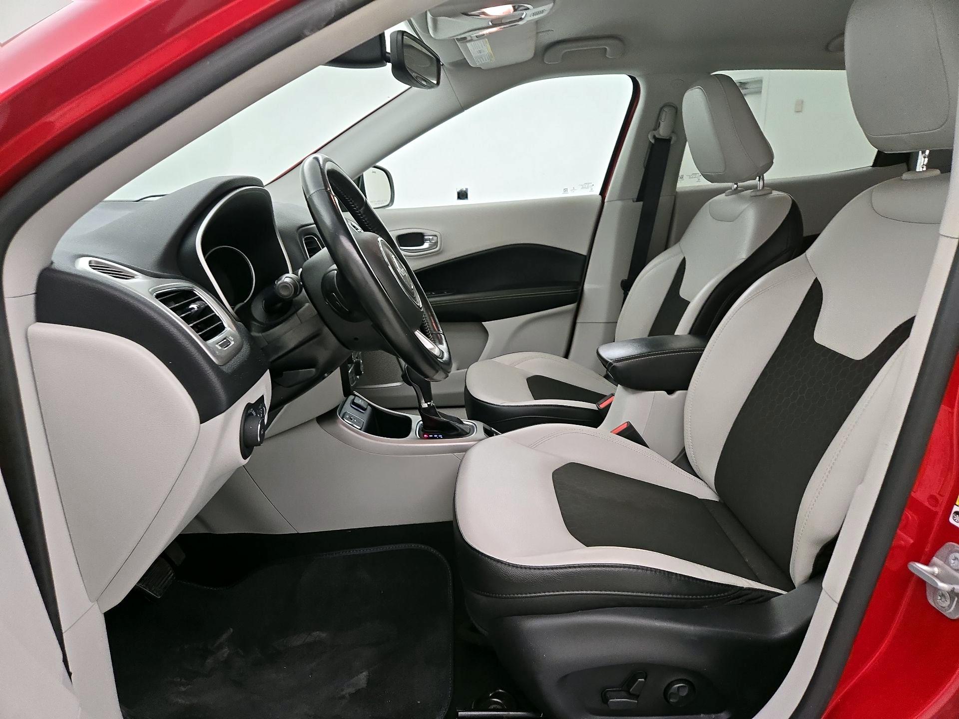 Thumbnail: 2021 Jeep Compass - 11