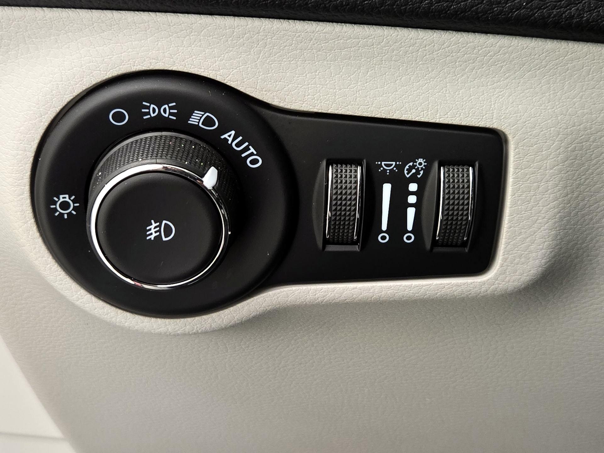 Thumbnail: 2021 Jeep Compass - 13