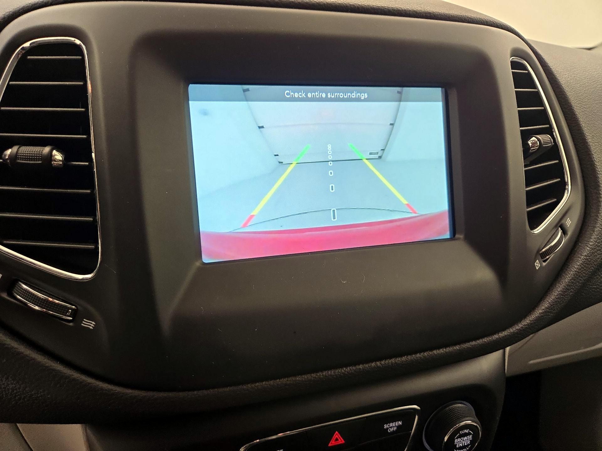 Thumbnail: 2021 Jeep Compass - 14