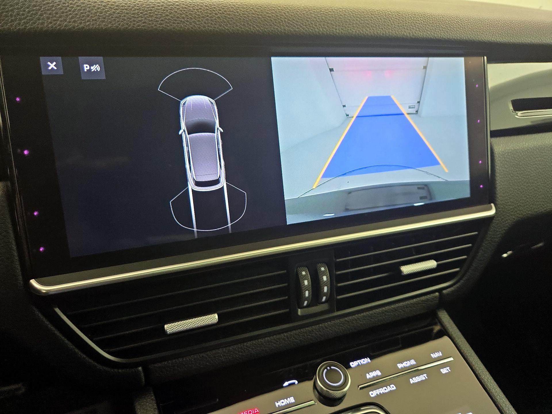 Thumbnail: 2020 Porsche Cayenne - 15