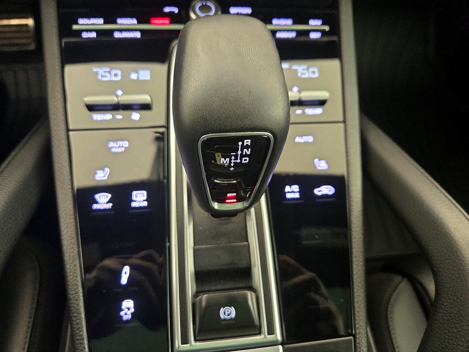 Thumbnail: 2020 Porsche Cayenne - 18