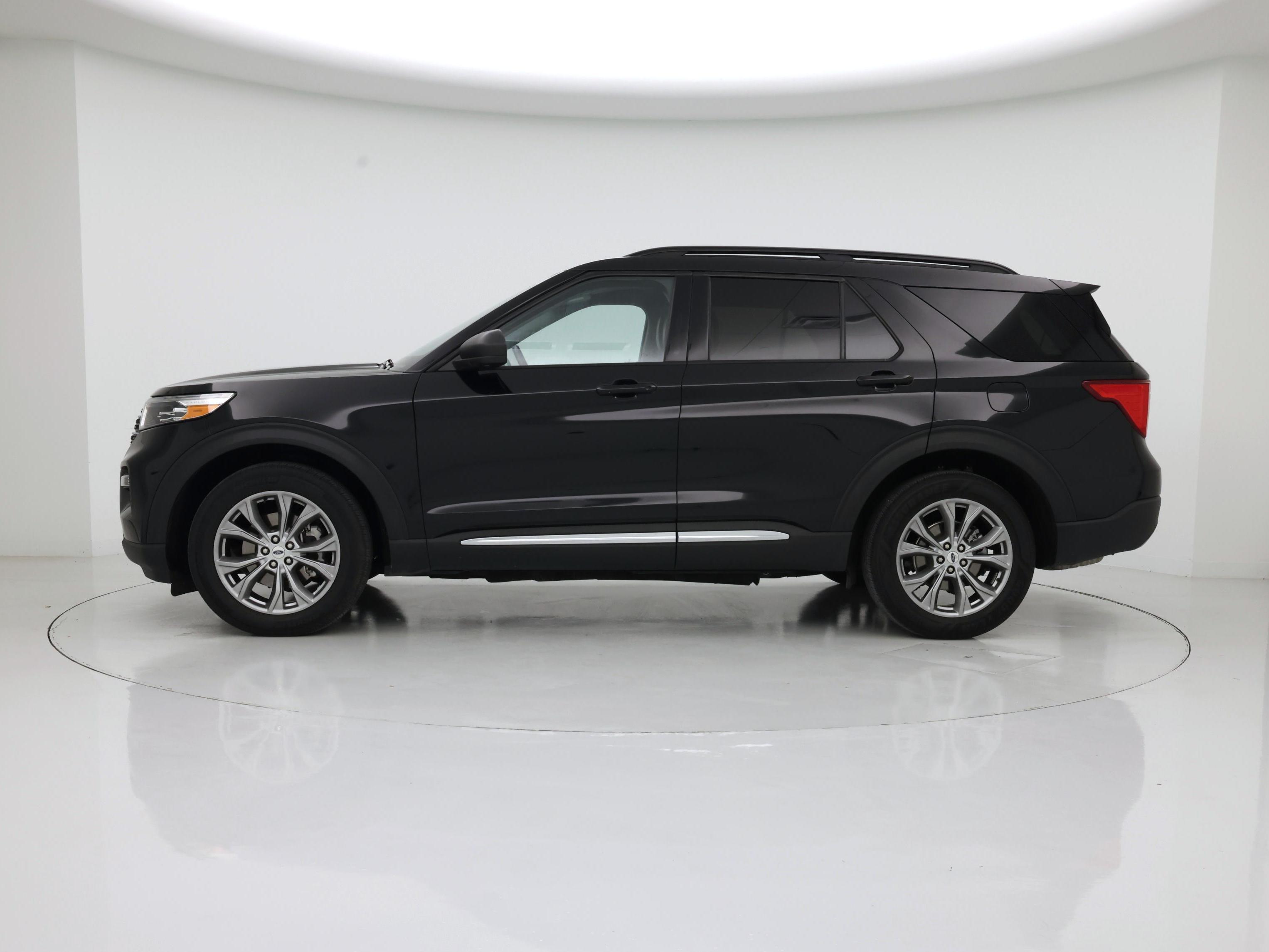 Thumbnail: 2022 Ford Explorer - 3