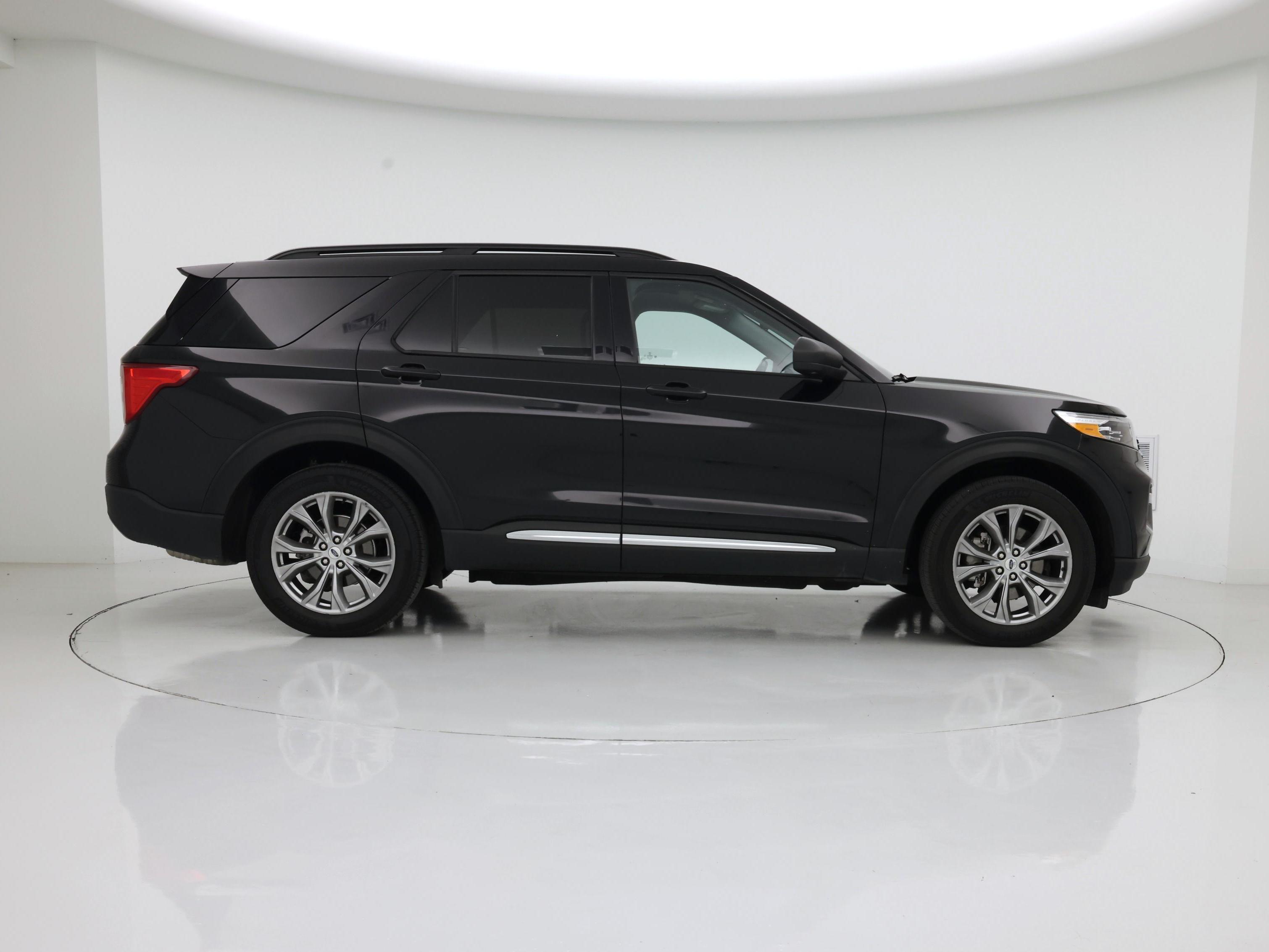 Thumbnail: 2022 Ford Explorer - 7