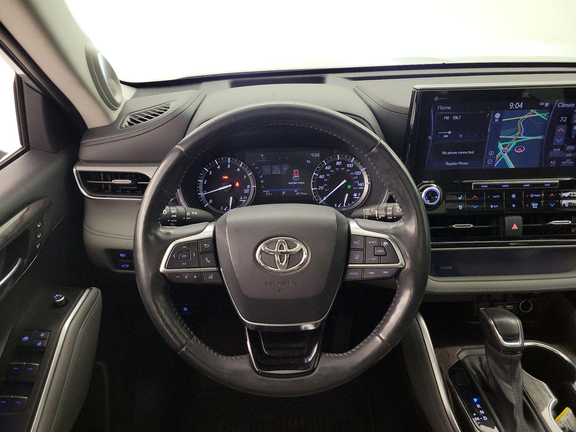 Thumbnail: 2021 Toyota Highlander - 10