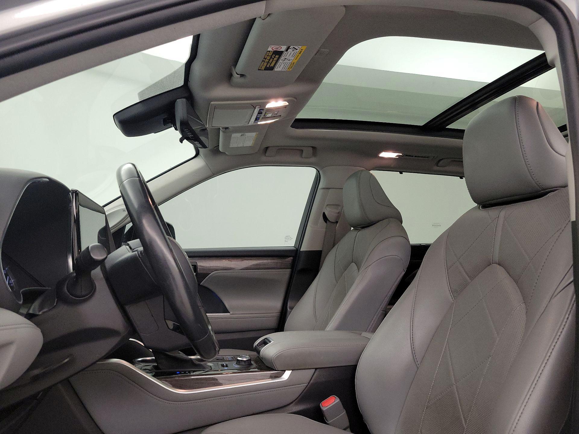 Thumbnail: 2021 Toyota Highlander - 19