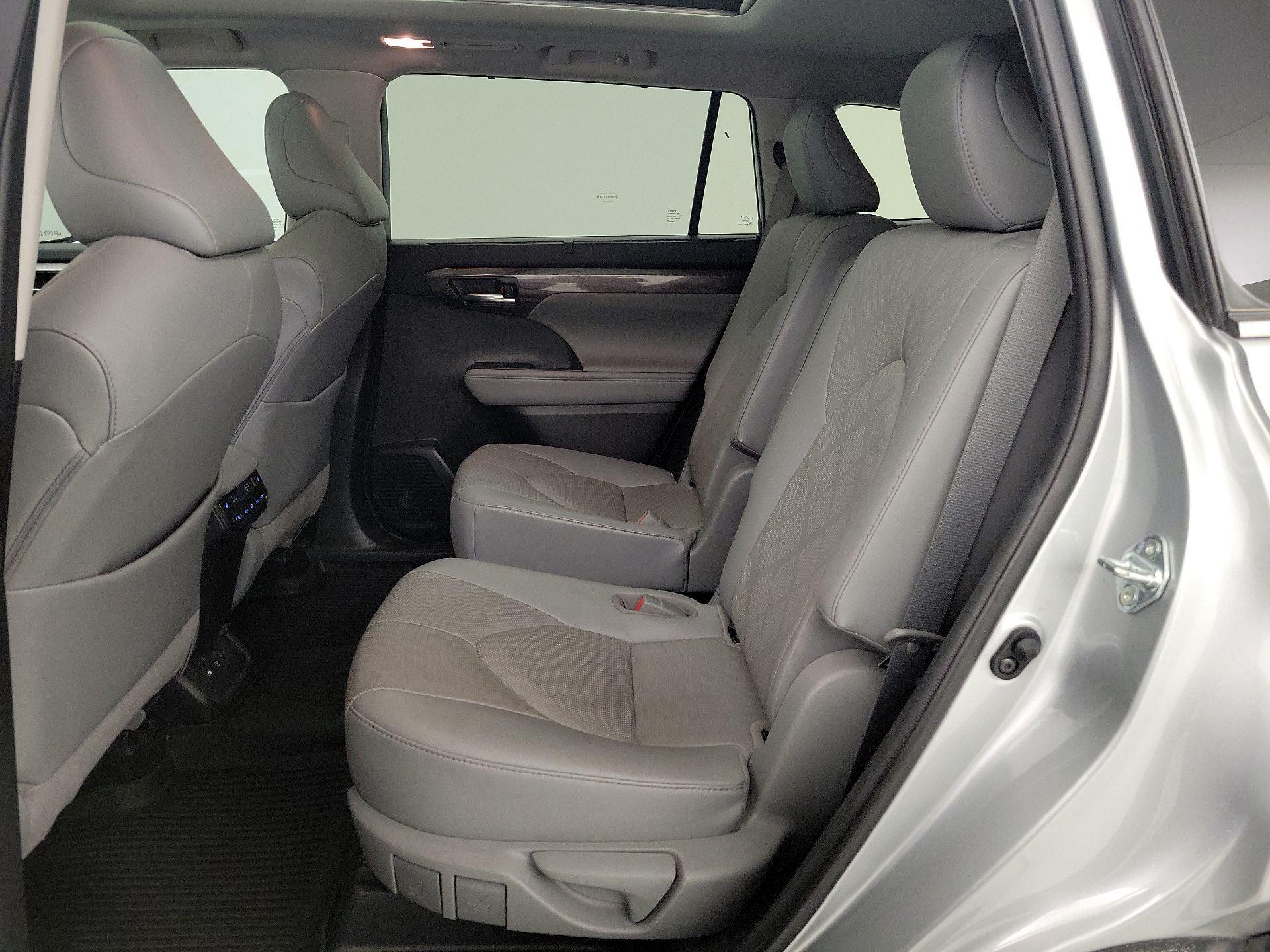 Thumbnail: 2021 Toyota Highlander - 20