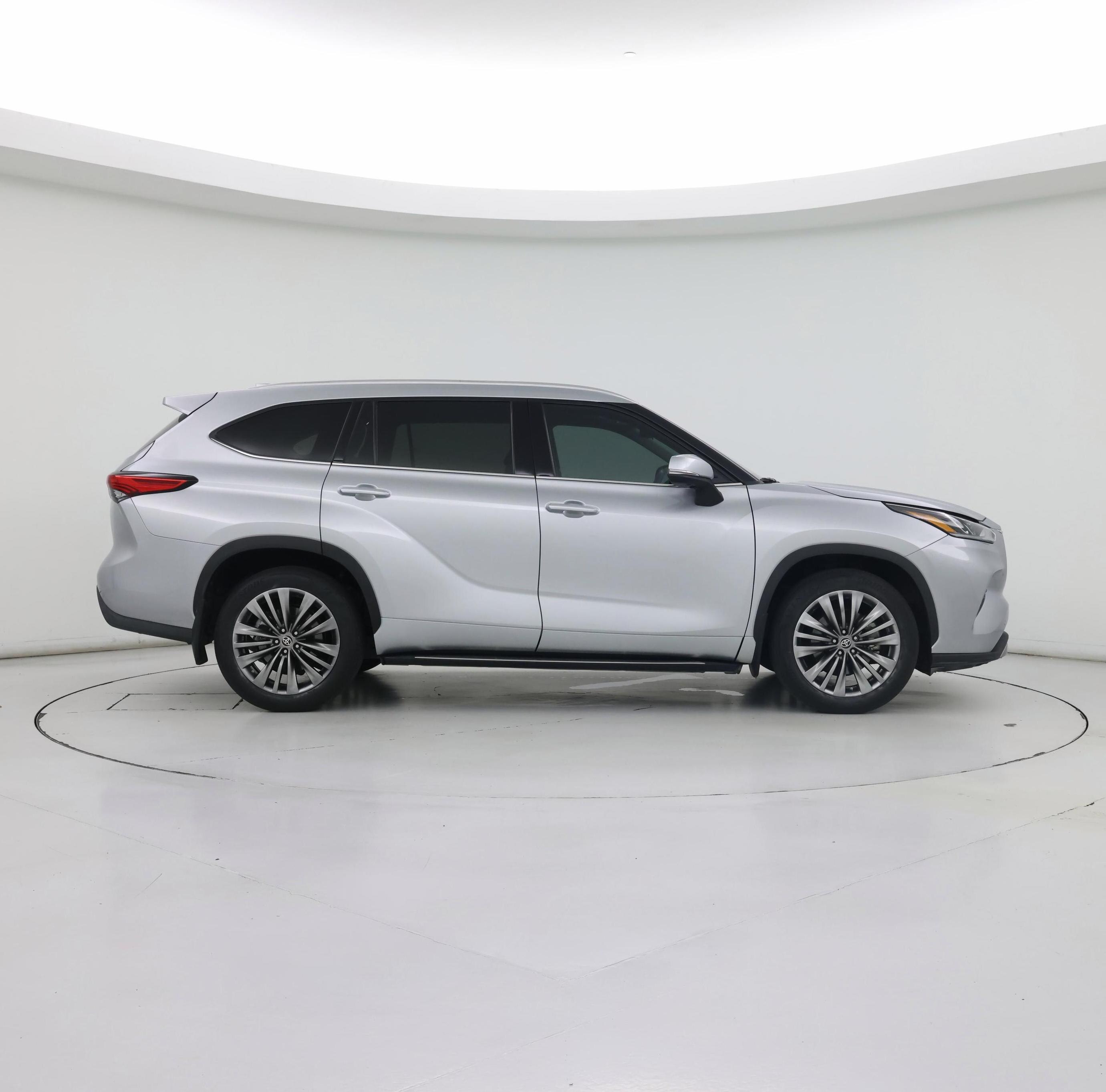 Thumbnail: 2021 Toyota Highlander - 7