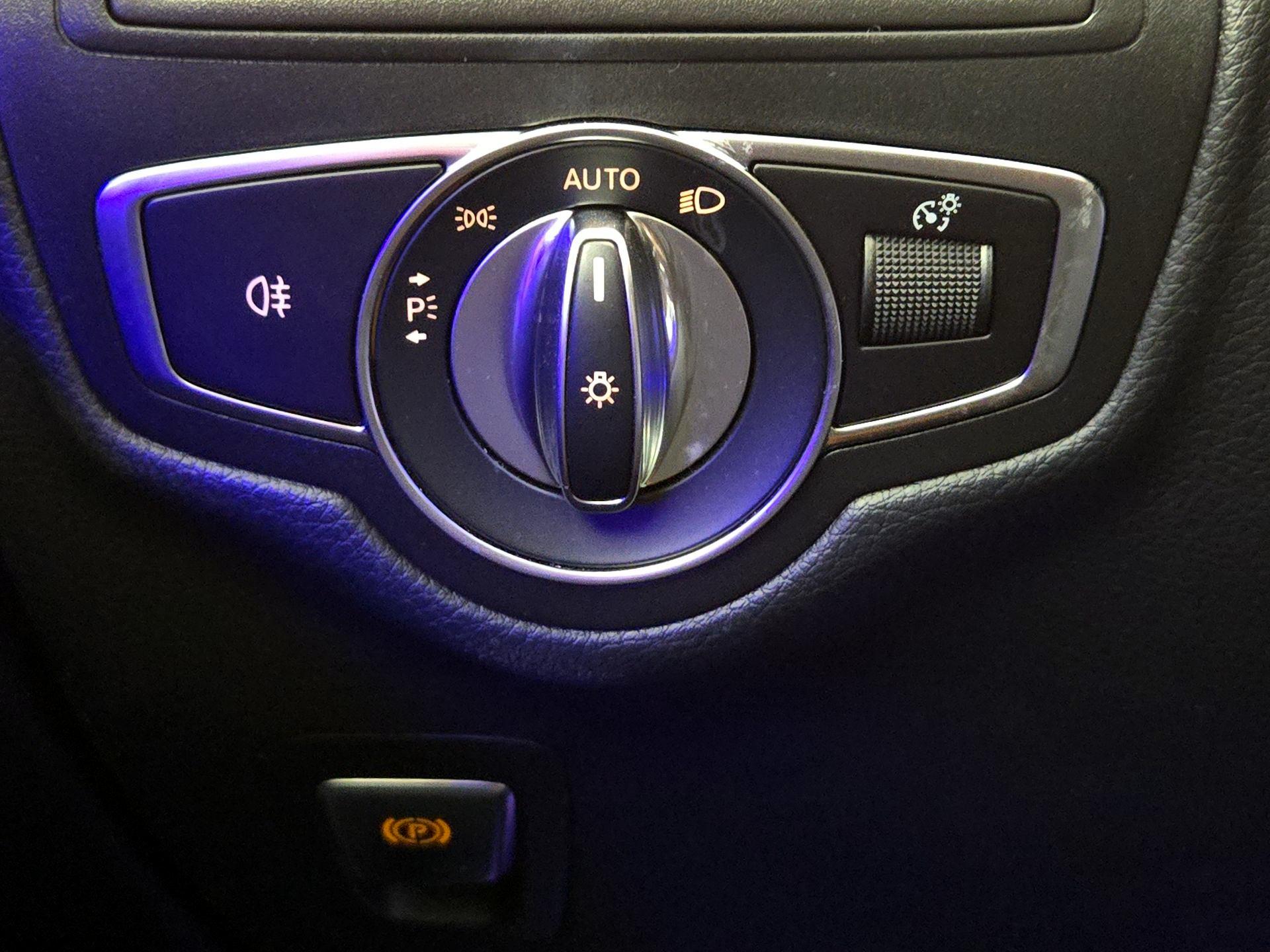 Thumbnail: 2020 Mercedes-Benz GLC - 13