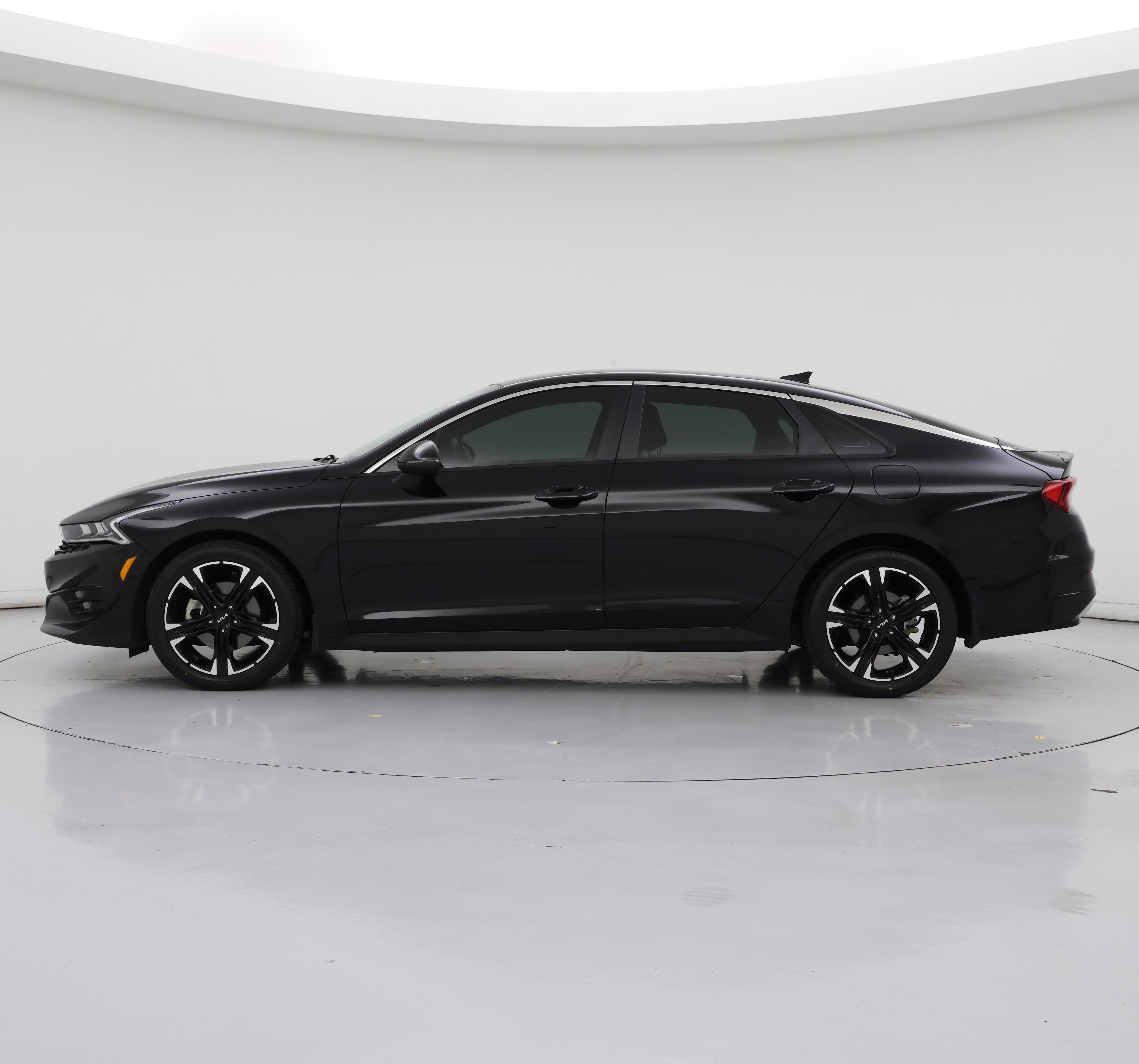 Thumbnail: 2023 Kia K5 - 3