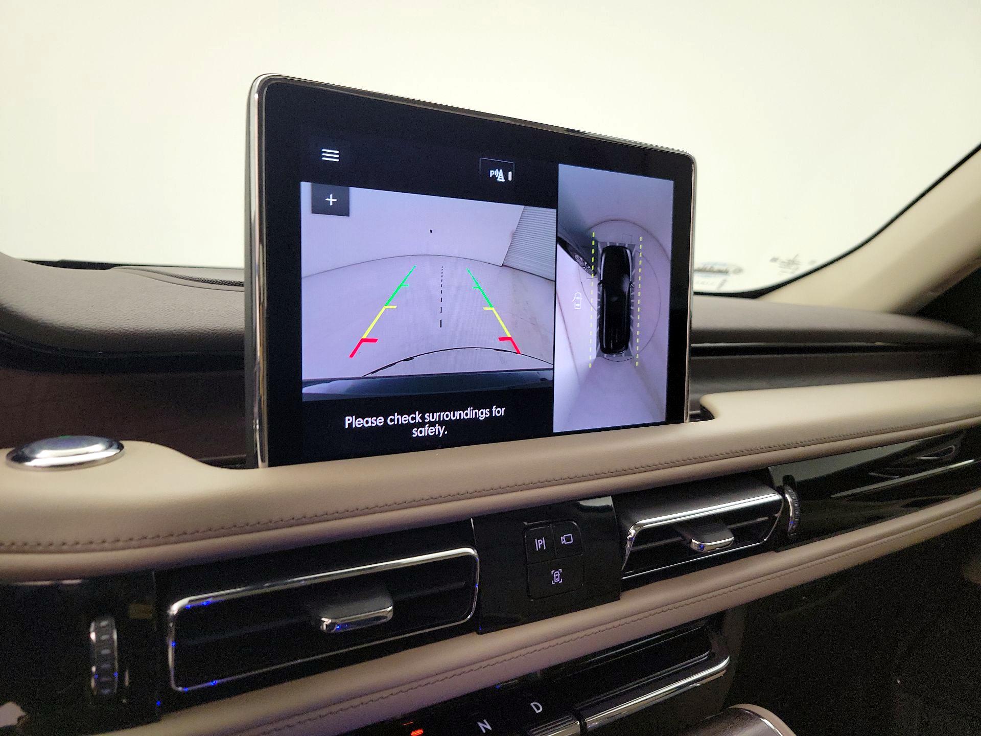 Thumbnail: 2022 Lincoln Aviator - 14