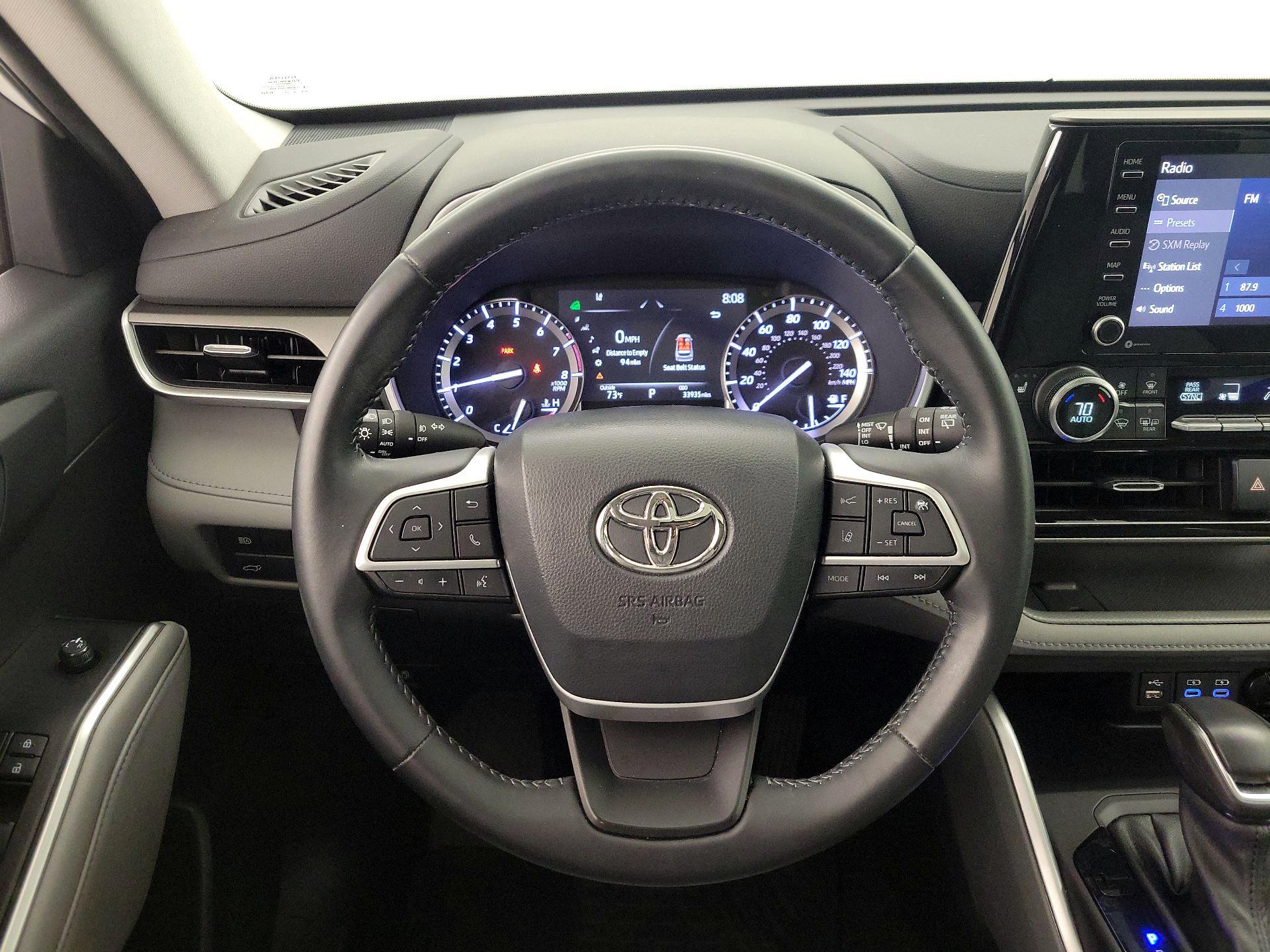 Thumbnail: 2022 Toyota Highlander - 10