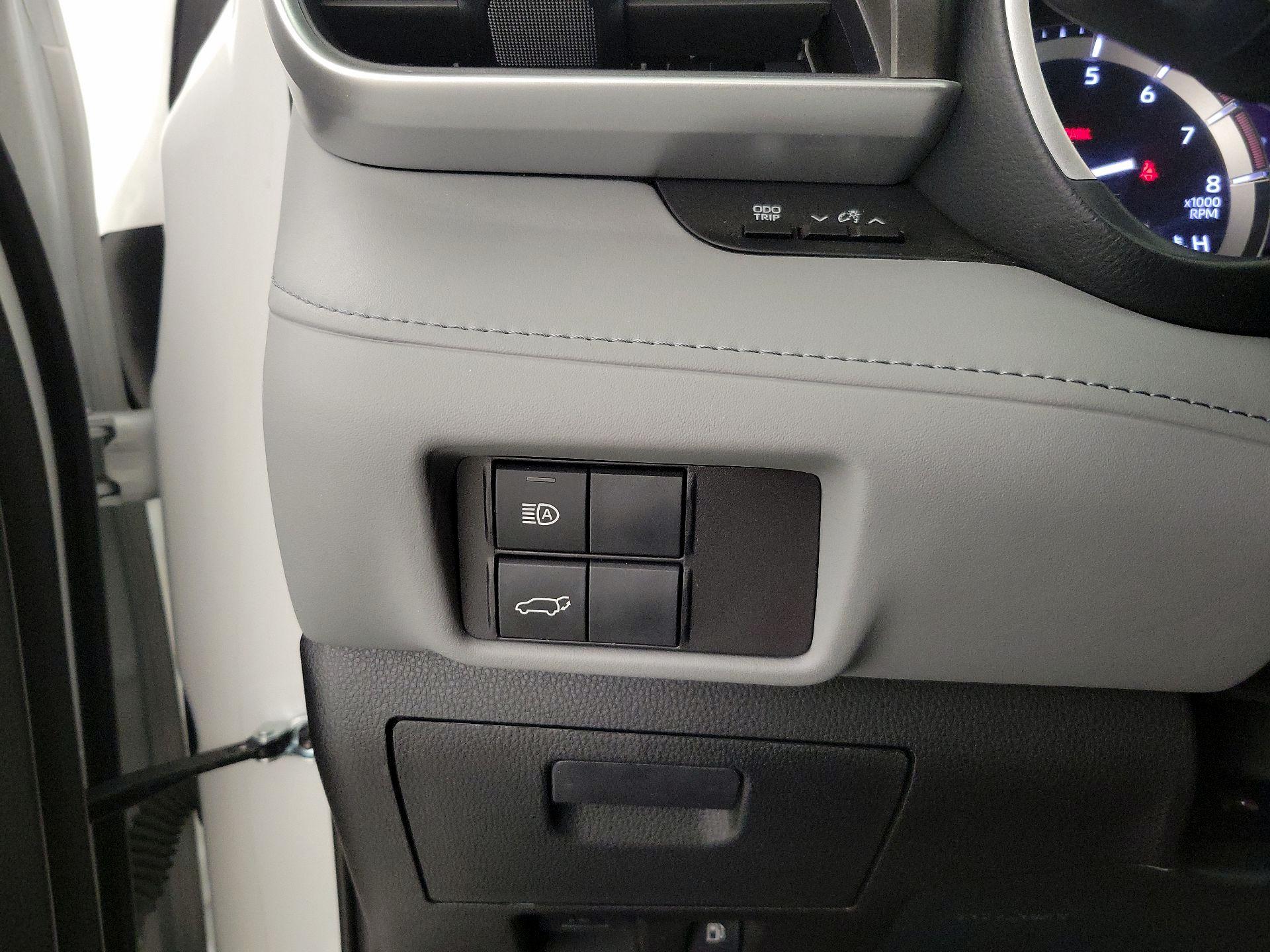 Thumbnail: 2022 Toyota Highlander - 13