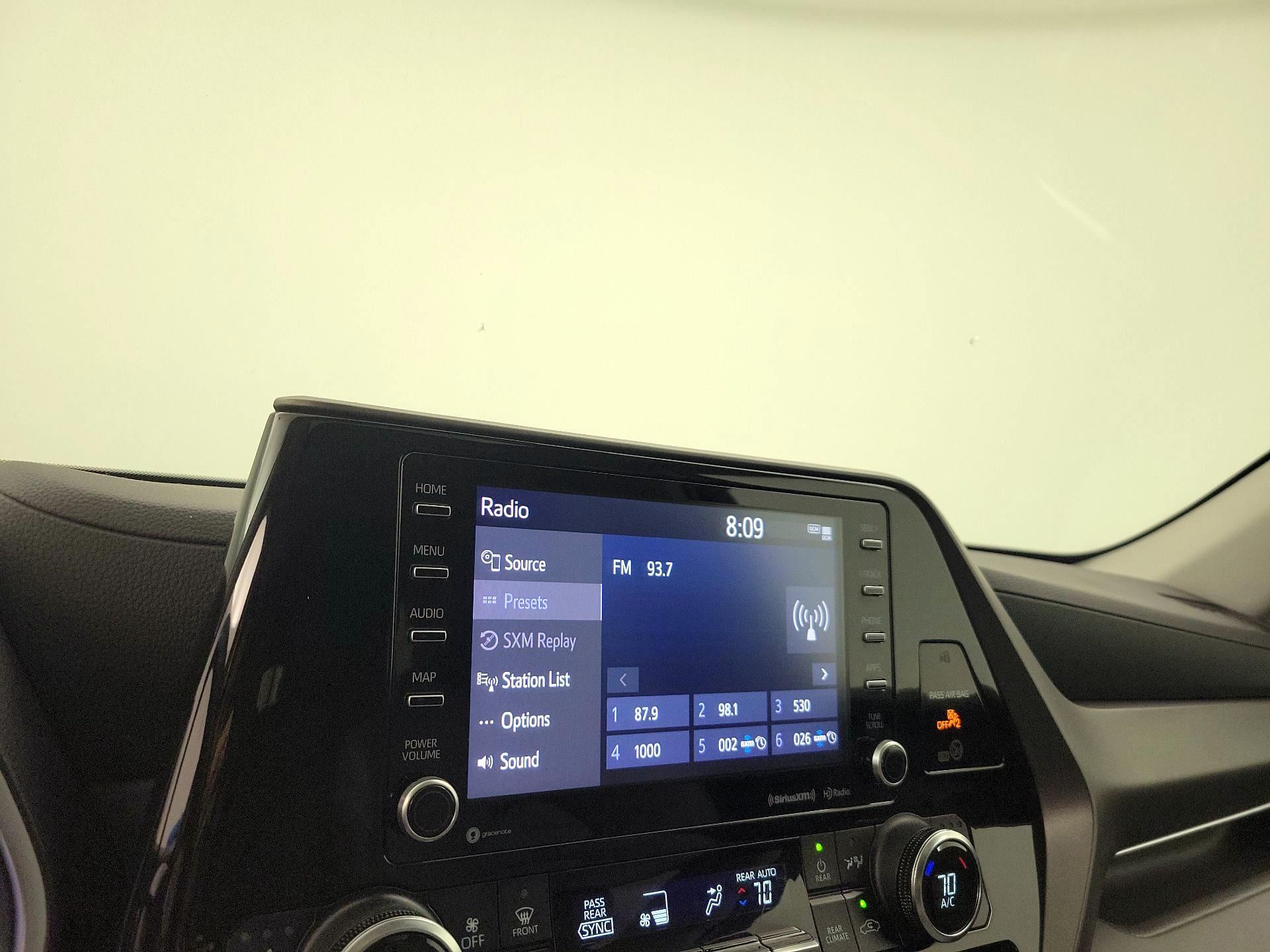 Thumbnail: 2022 Toyota Highlander - 15