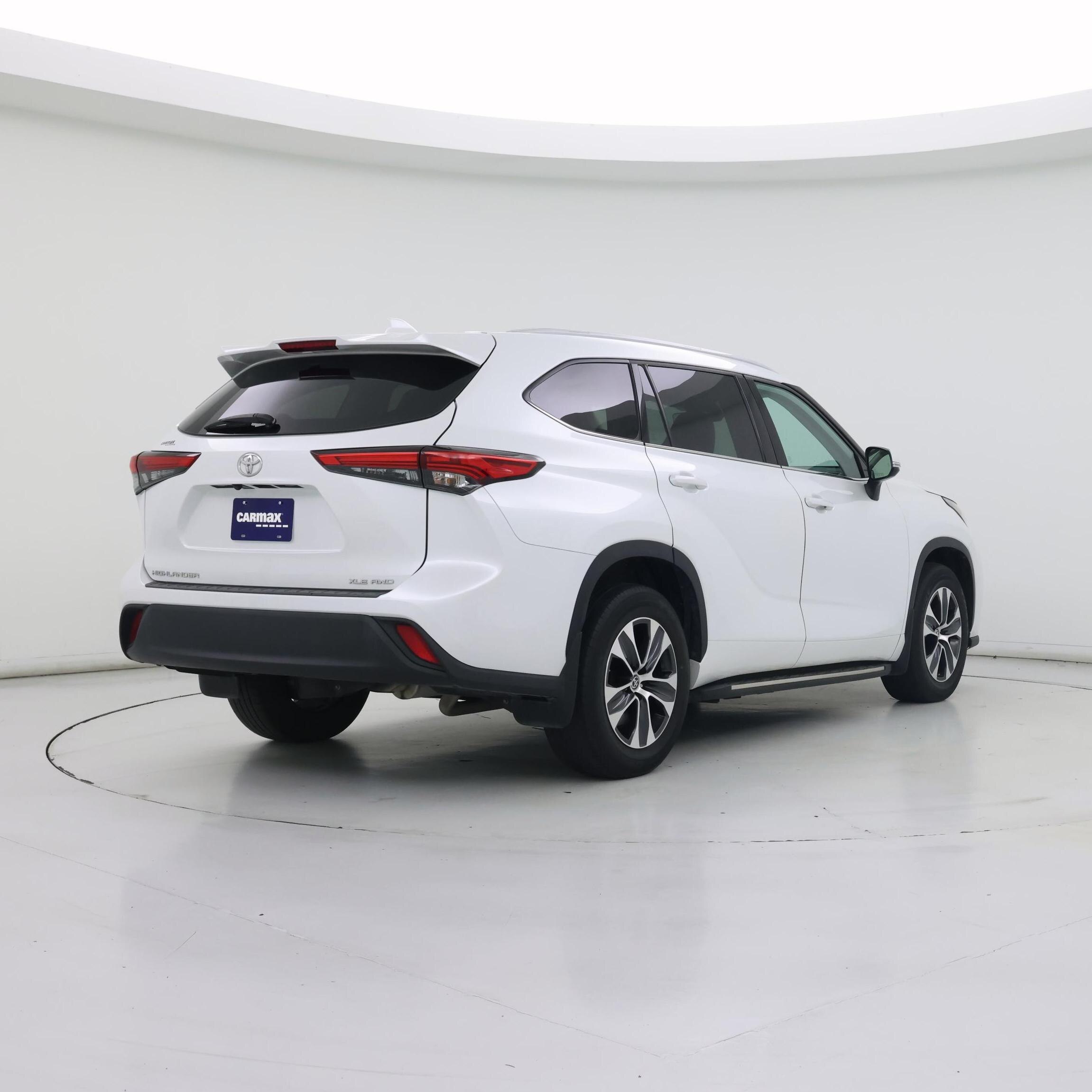 Thumbnail: 2022 Toyota Highlander - 8