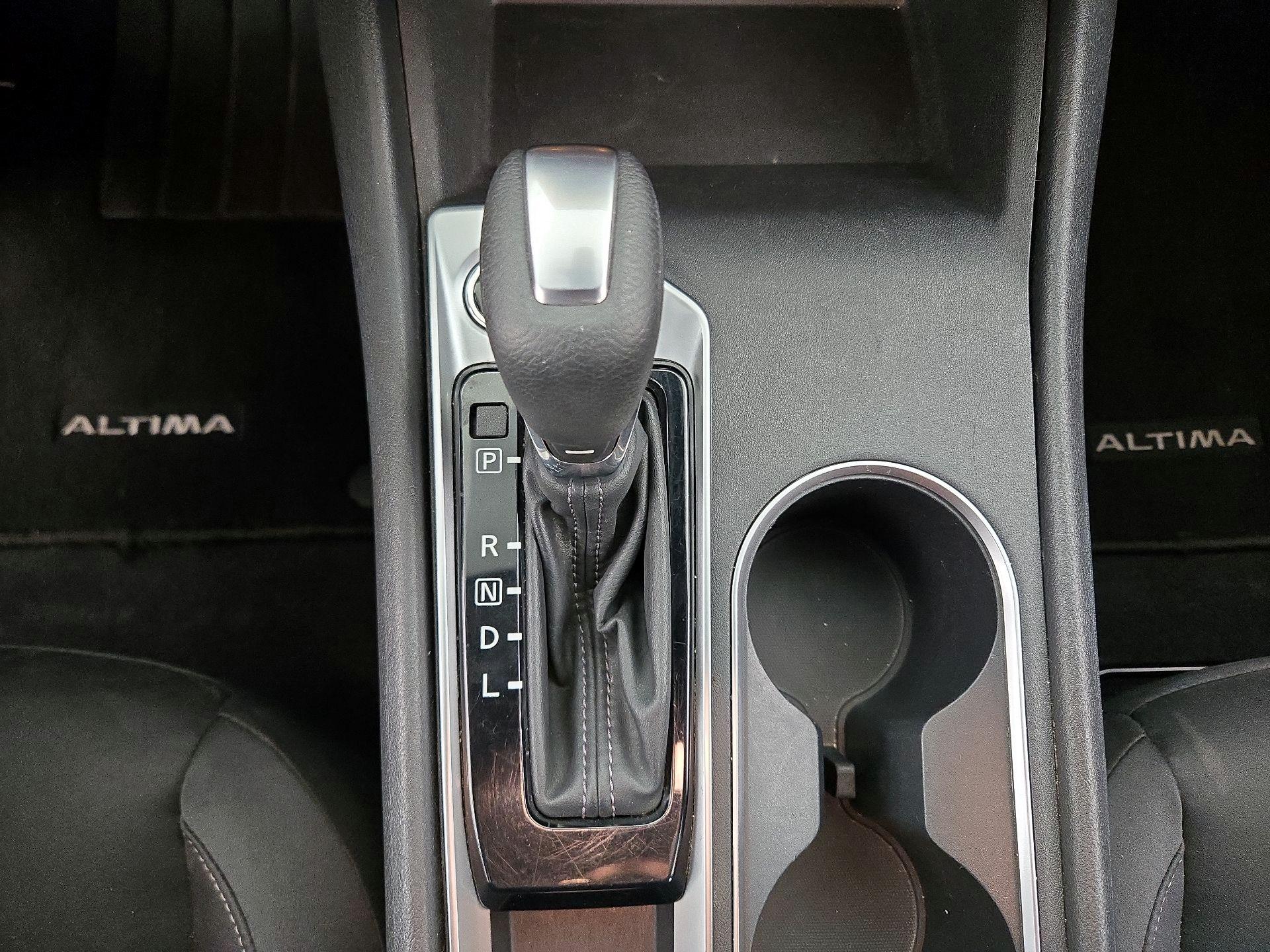 Thumbnail: 2022 Nissan Altima - 17