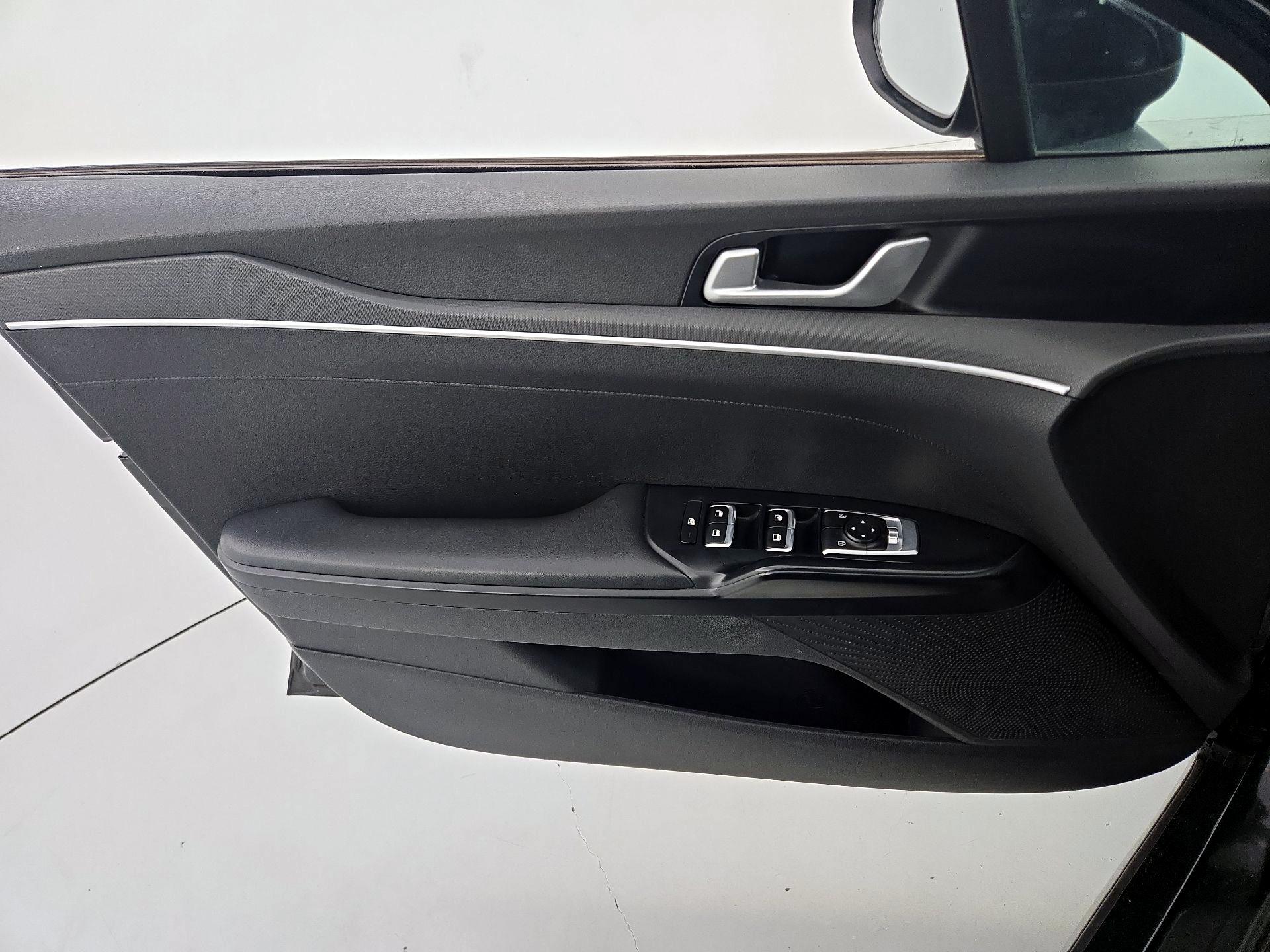 Thumbnail: 2022 Kia K5 - 12