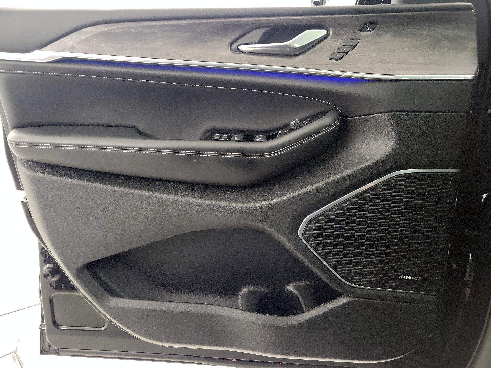 Thumbnail: 2022 Jeep Grand Cherokee - 12