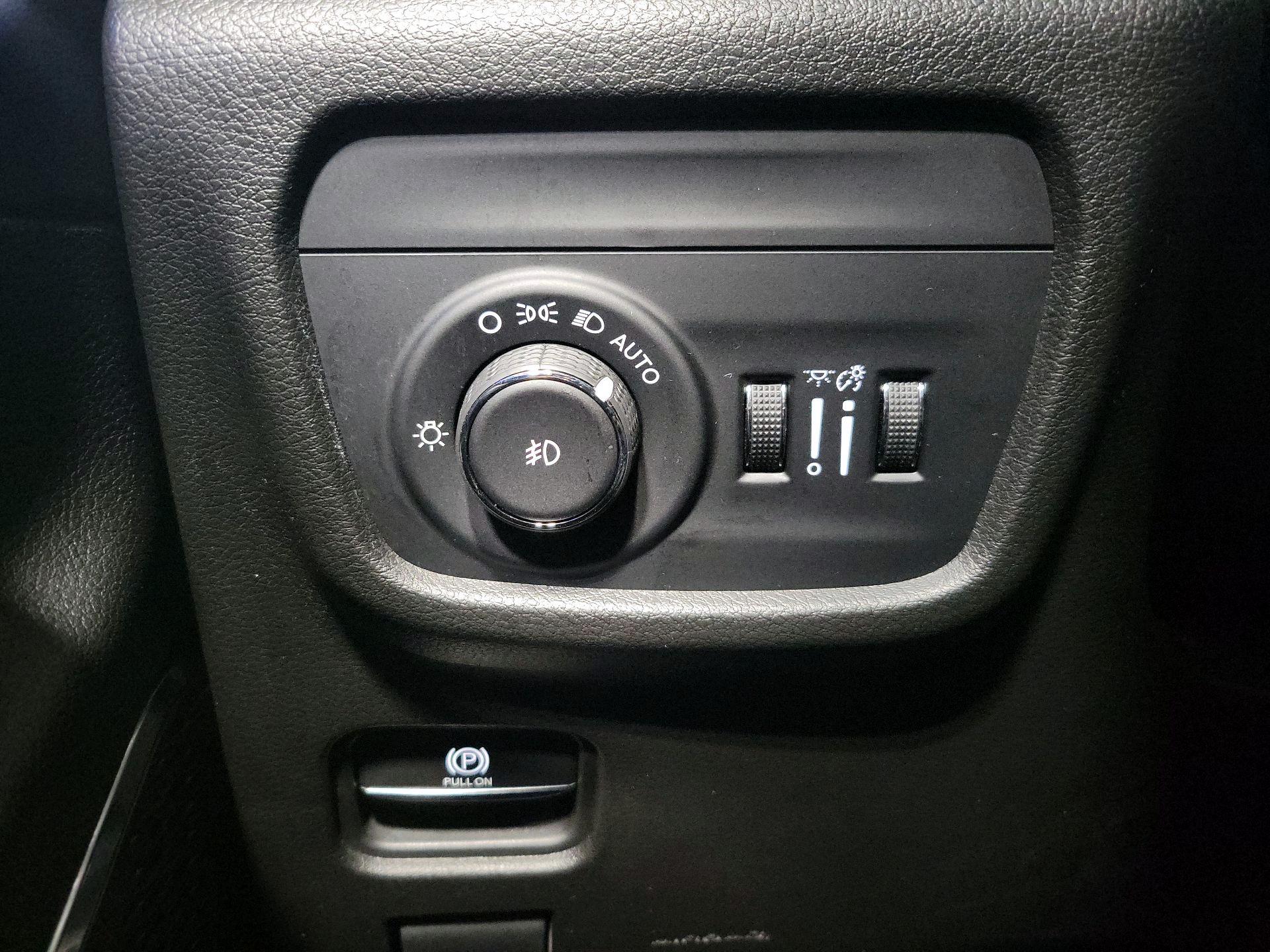 Thumbnail: 2022 Jeep Grand Cherokee - 13