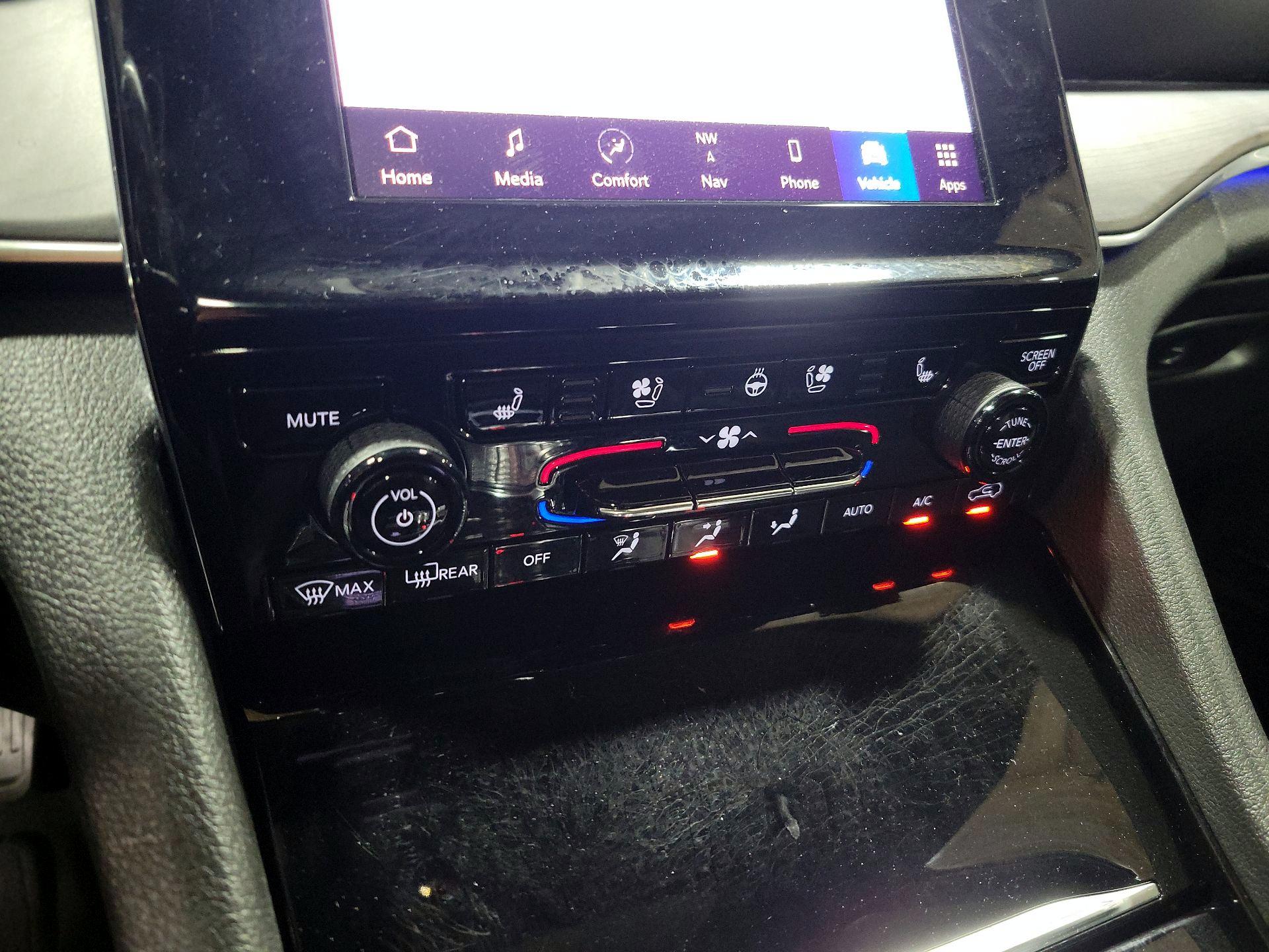 Thumbnail: 2022 Jeep Grand Cherokee - 17