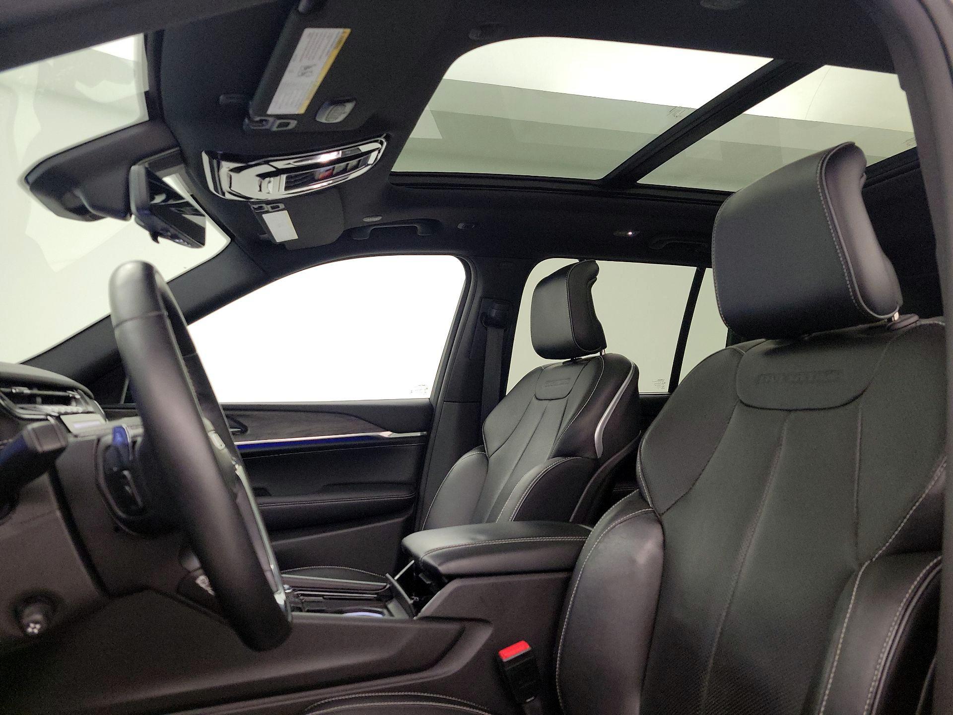 Thumbnail: 2022 Jeep Grand Cherokee - 19