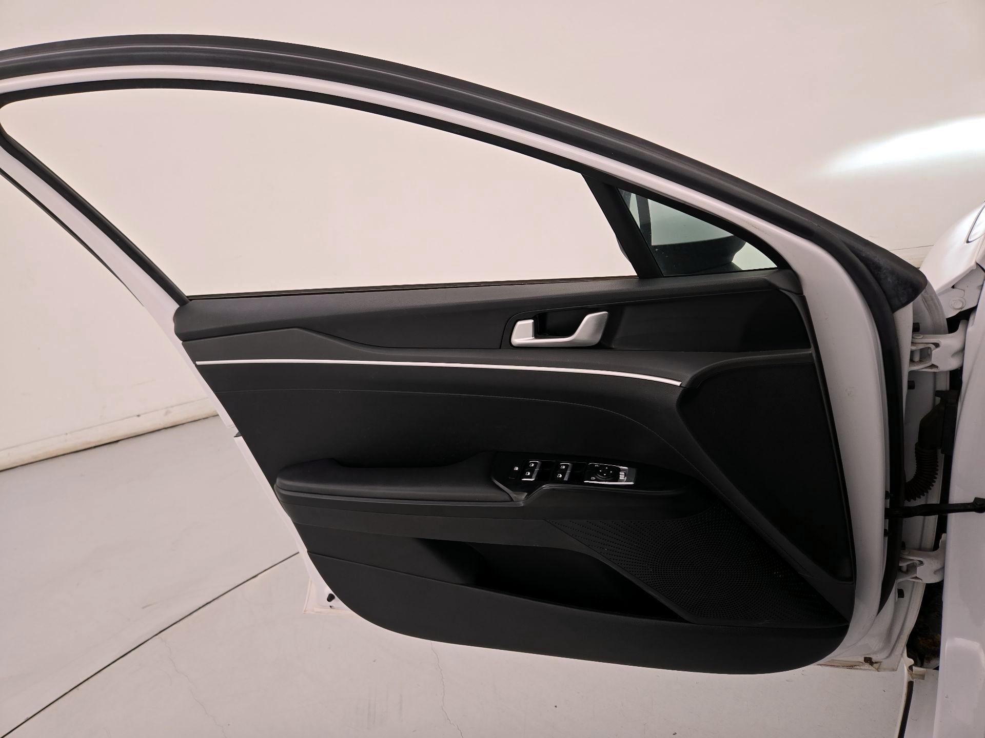 Thumbnail: 2022 Kia K5 - 12