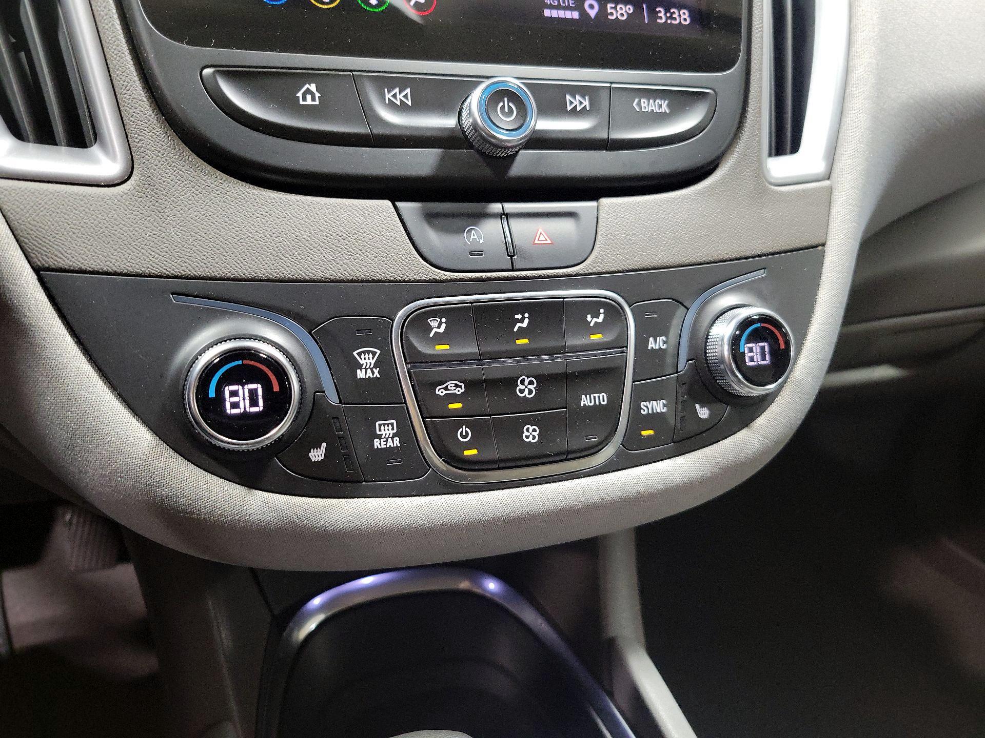 Thumbnail: 2022 Chevrolet Malibu - 16