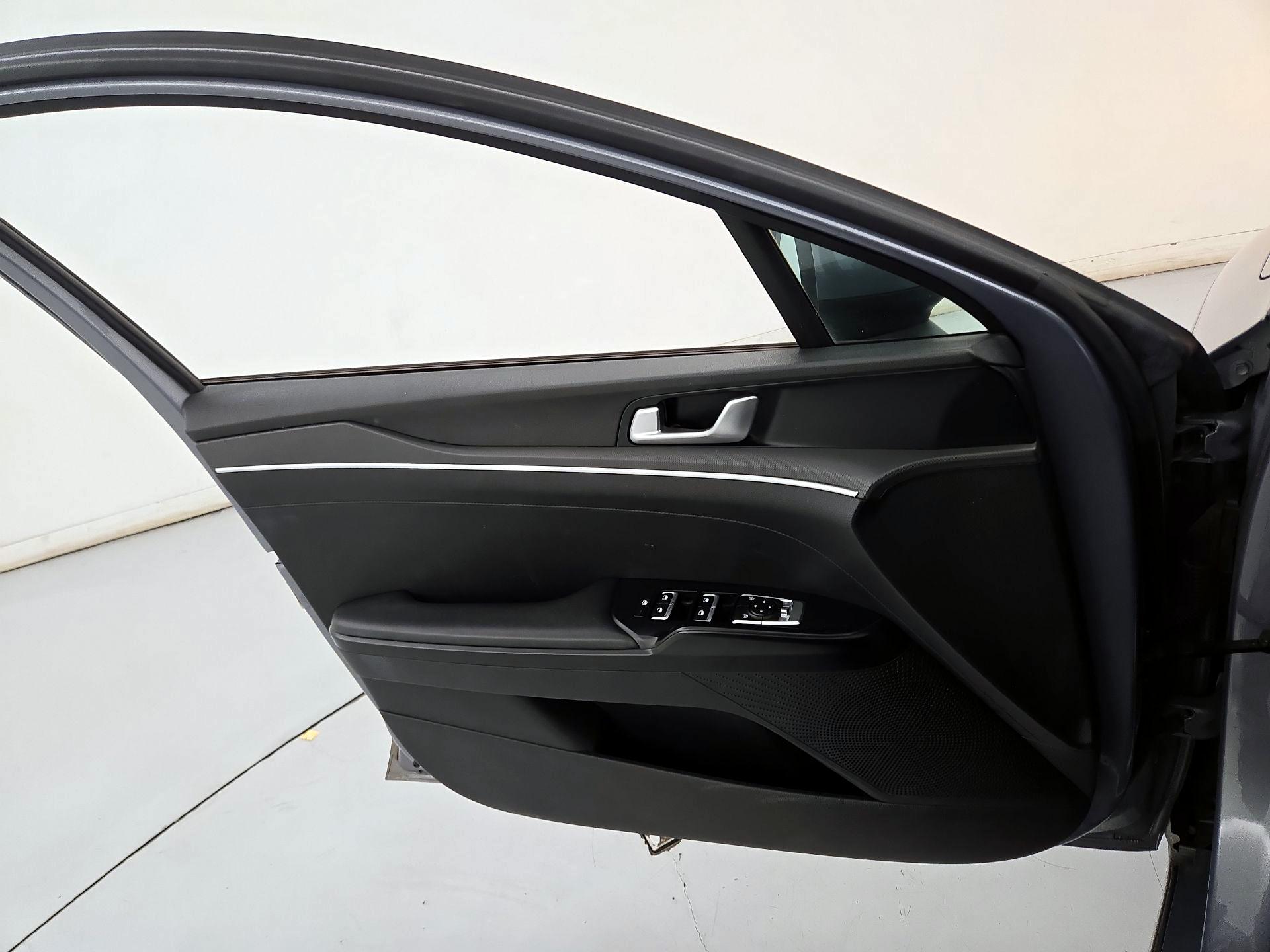 Thumbnail: 2022 Kia K5 - 12