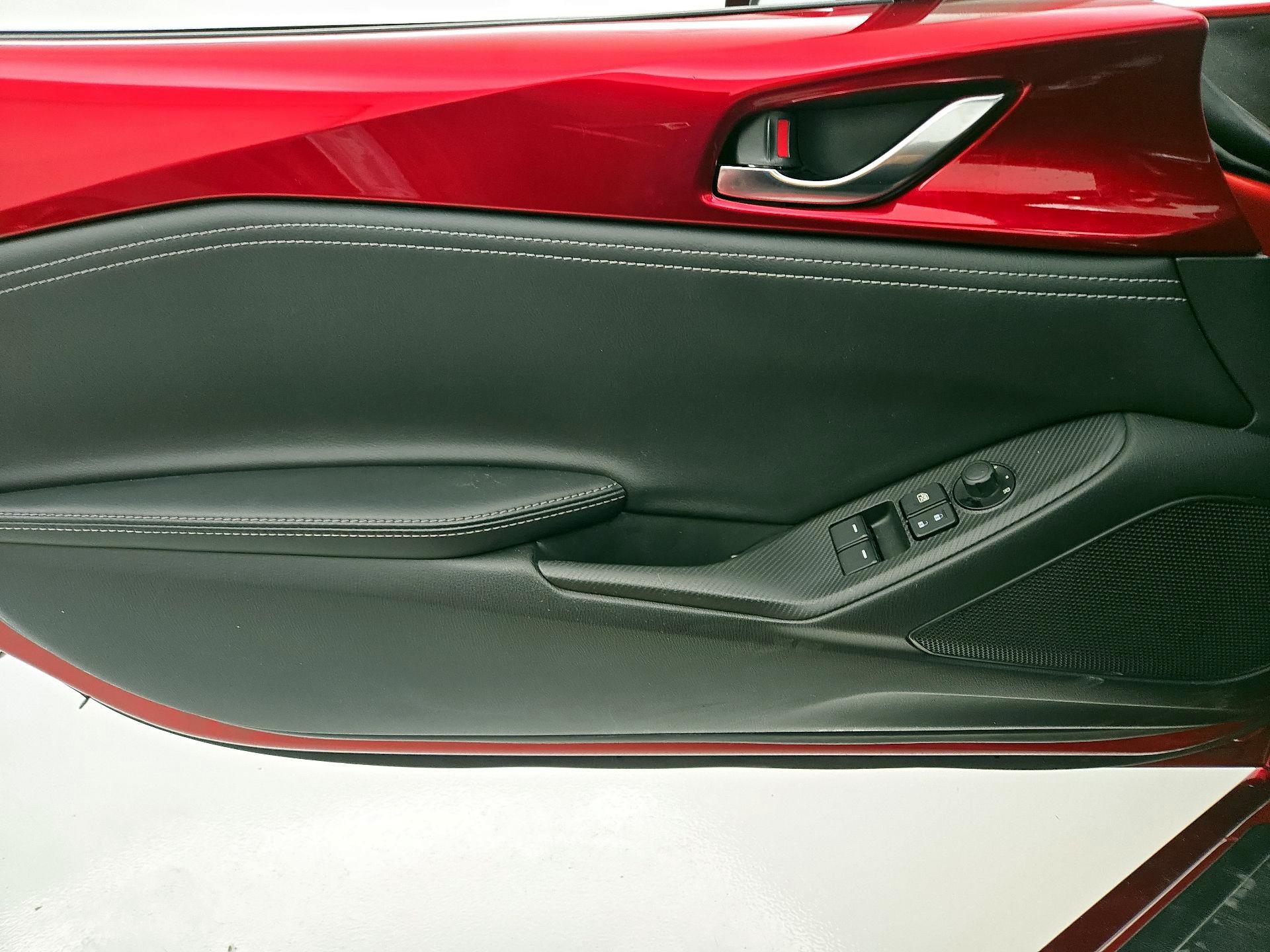 Thumbnail: 2021 Mazda MX-5 Miata - 12