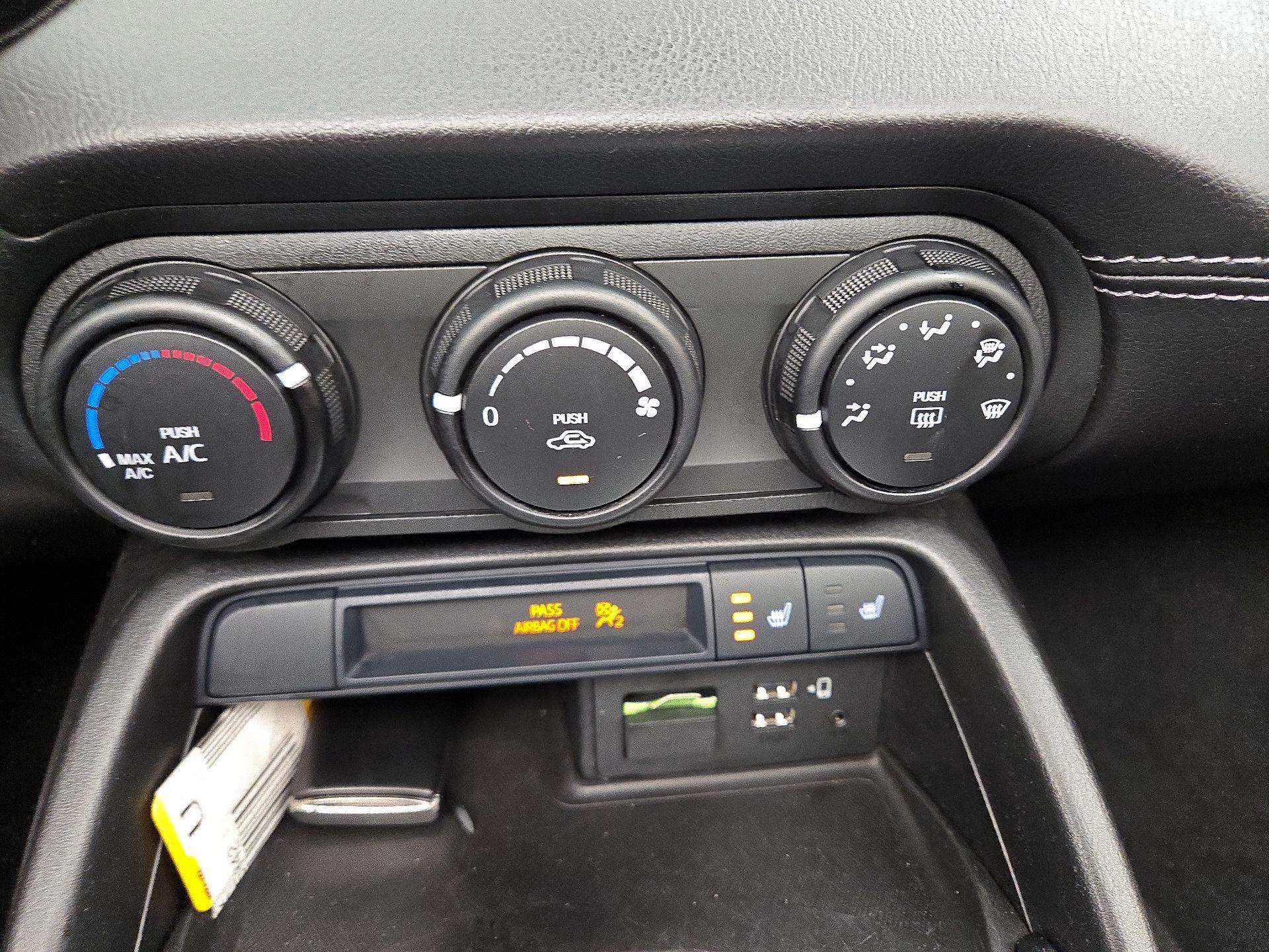 Thumbnail: 2021 Mazda MX-5 Miata - 15