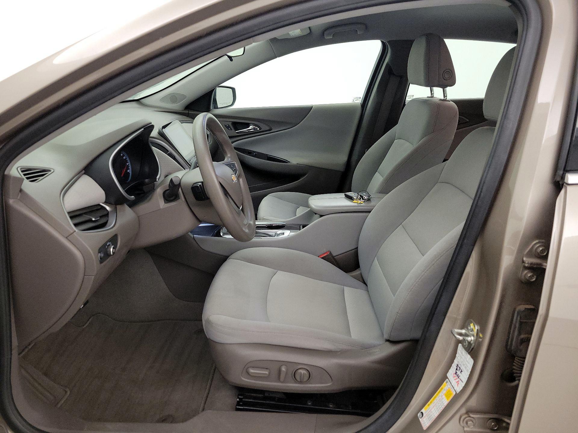 Thumbnail: 2022 Chevrolet Malibu - 11