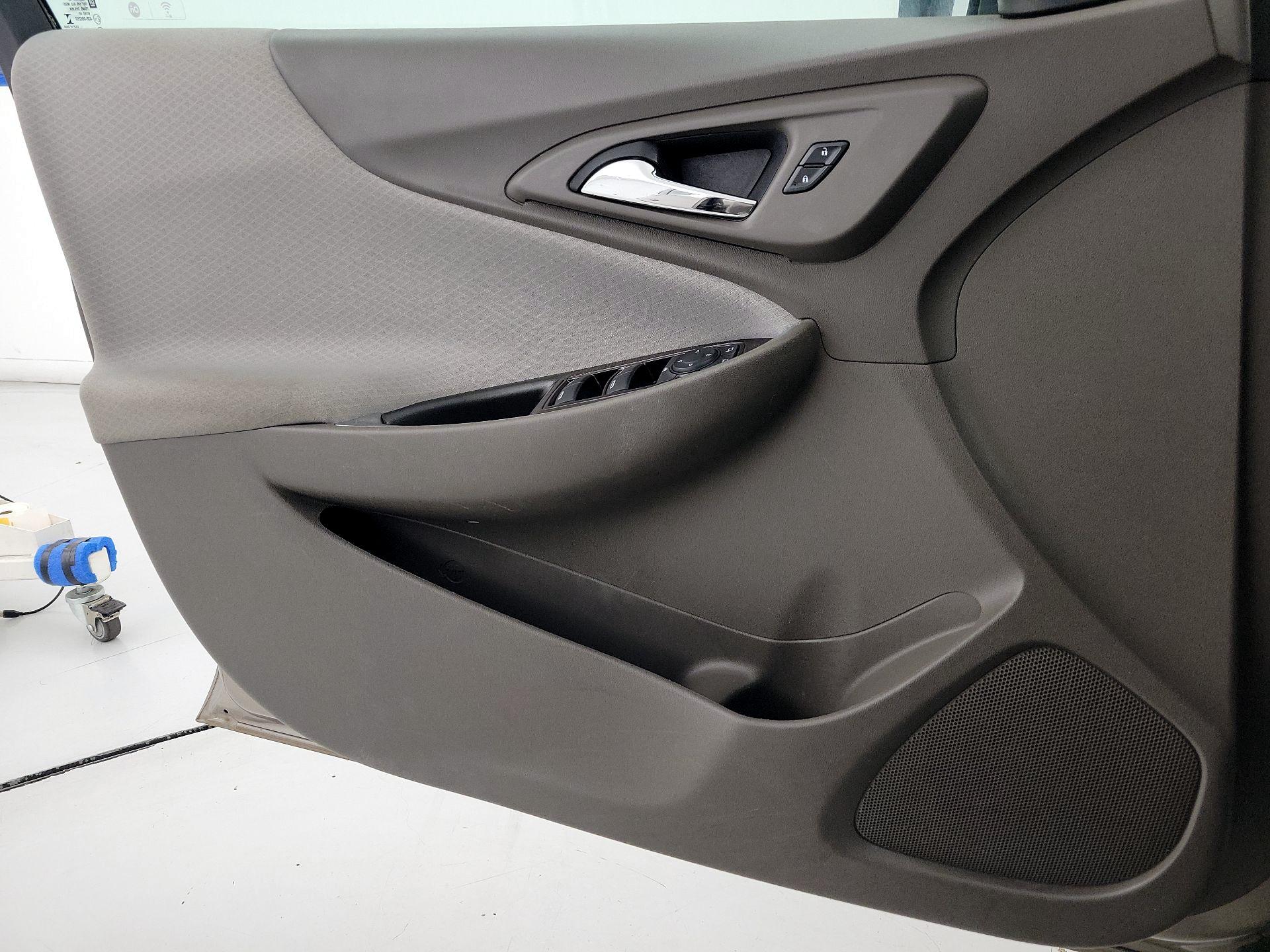 Thumbnail: 2022 Chevrolet Malibu - 12