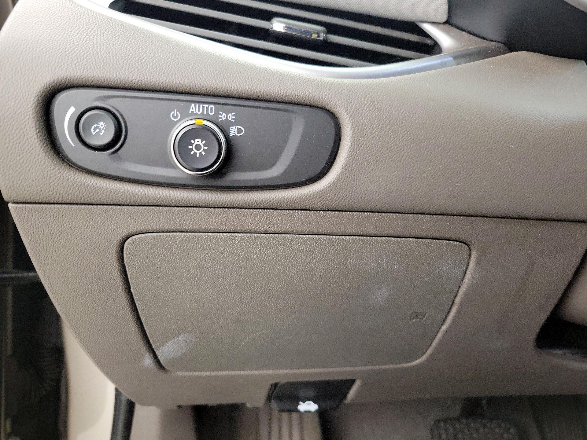 Thumbnail: 2022 Chevrolet Malibu - 13