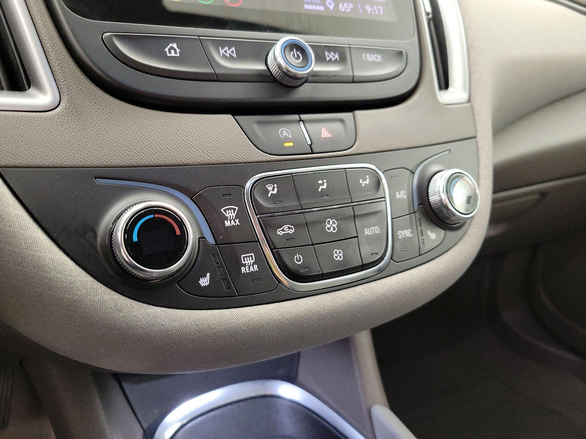 Thumbnail: 2022 Chevrolet Malibu - 16