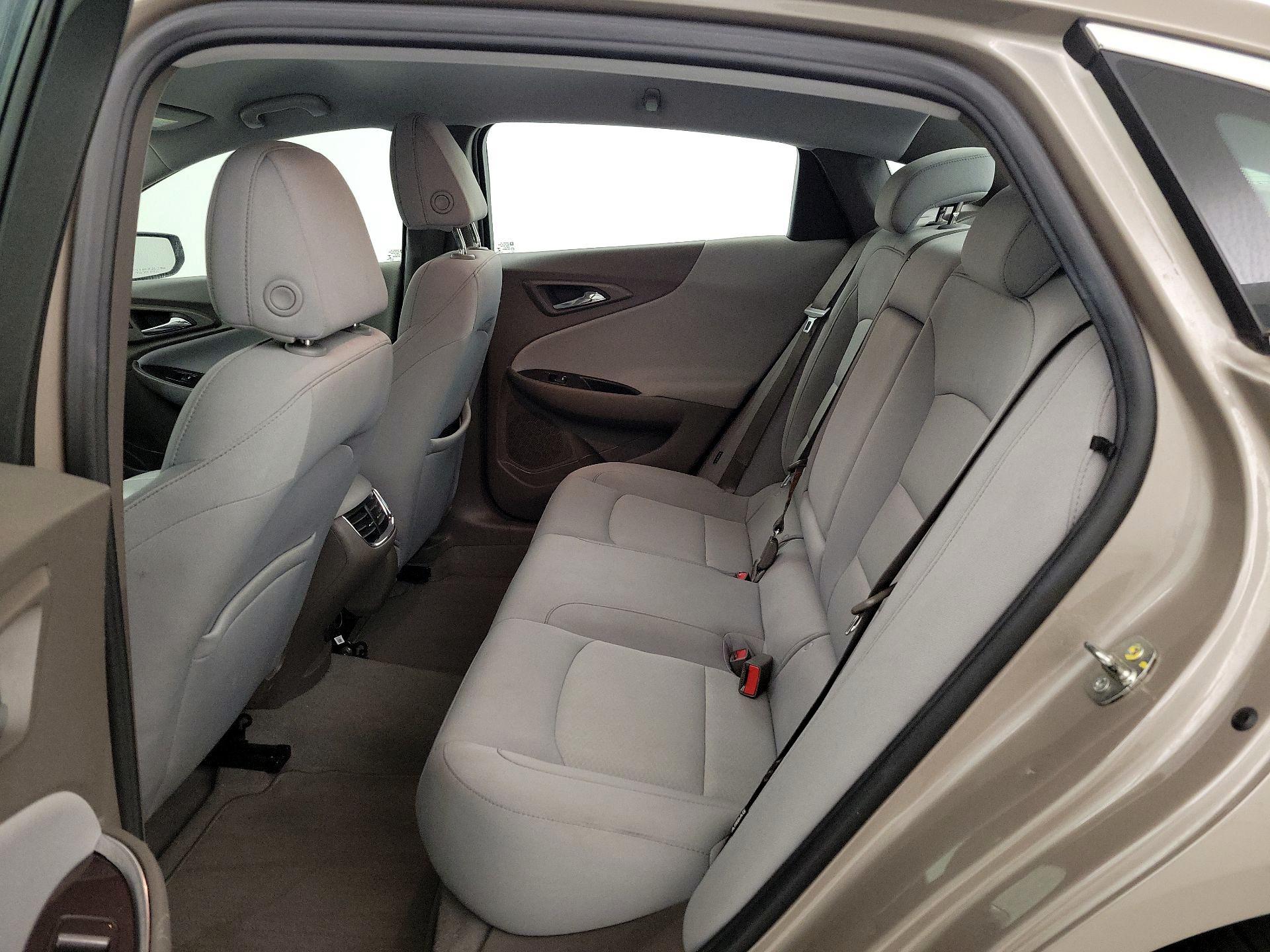 Thumbnail: 2022 Chevrolet Malibu - 18