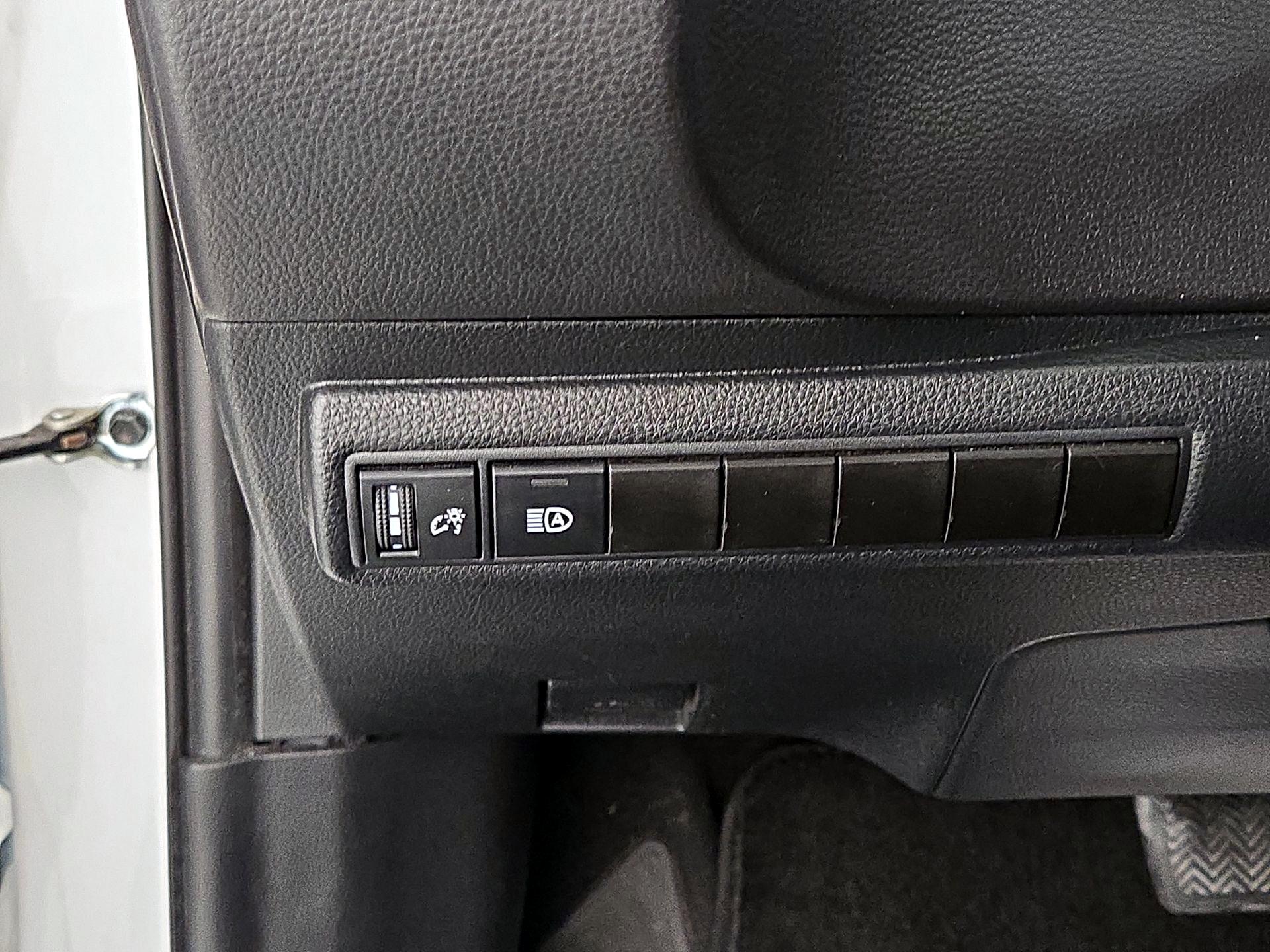 Thumbnail: 2024 Toyota Corolla - 13