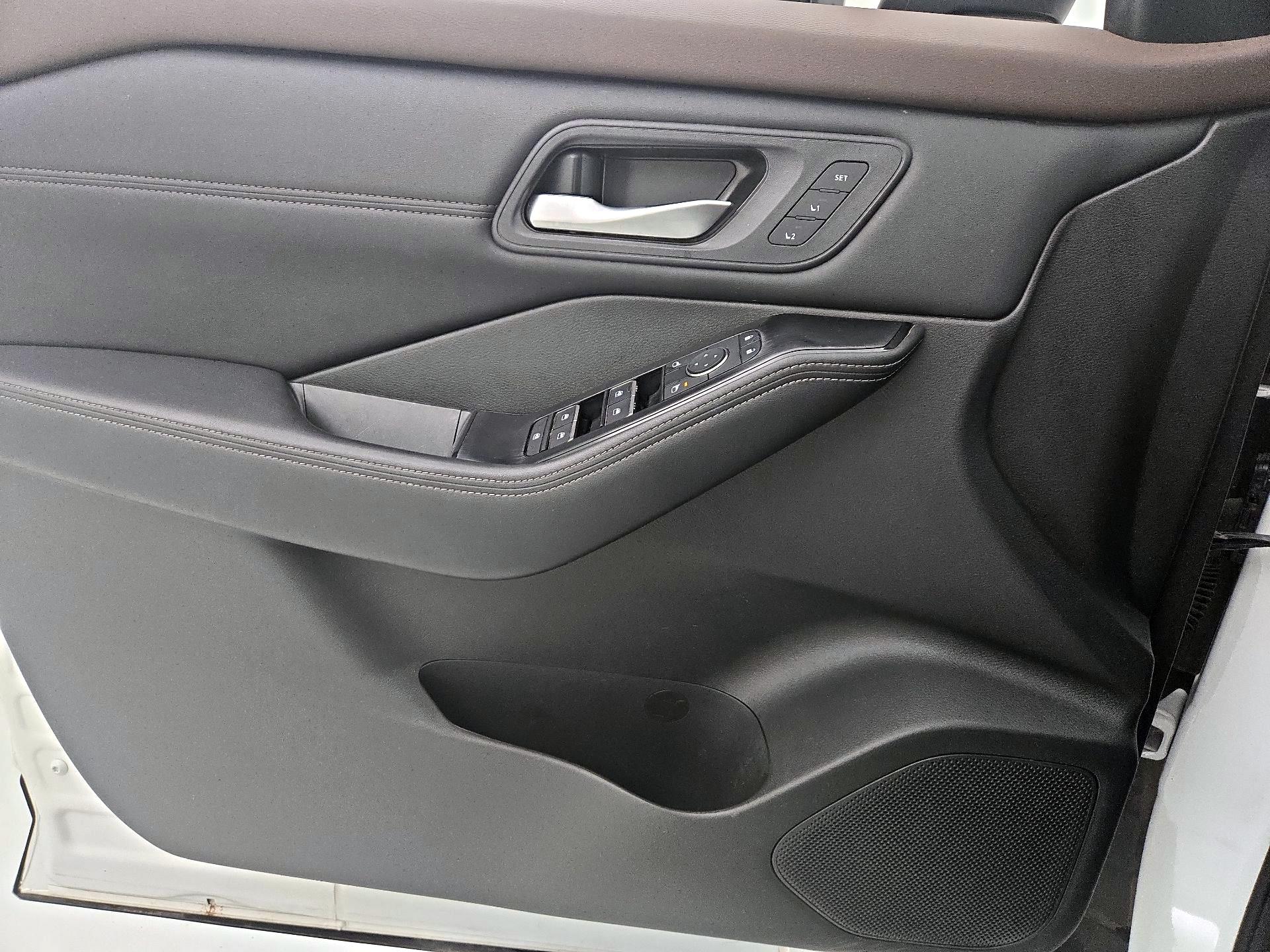 Thumbnail: 2023 Nissan Rogue - 12