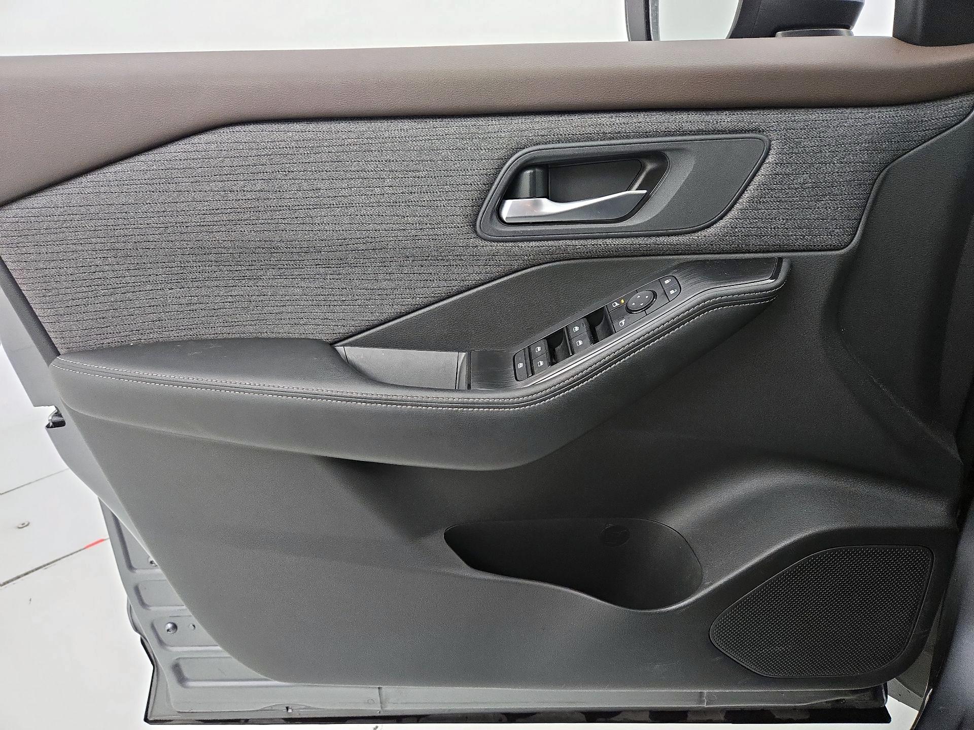 Thumbnail: 2023 Nissan Rogue - 12