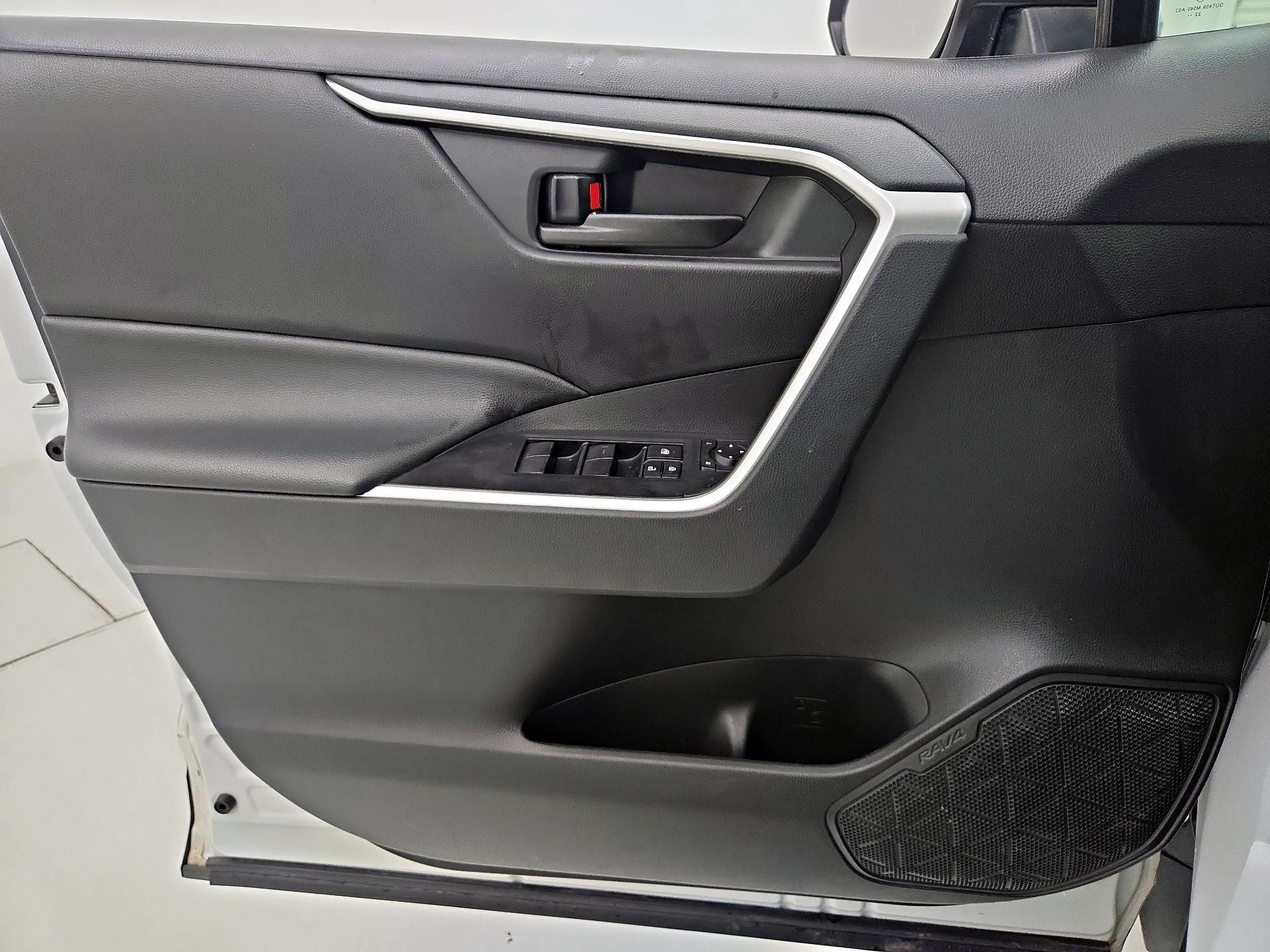 Thumbnail: 2023 Toyota RAV4 - 12