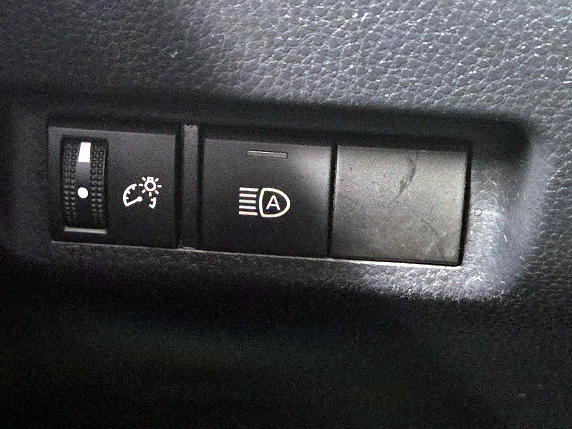 Thumbnail: 2023 Toyota RAV4 - 13