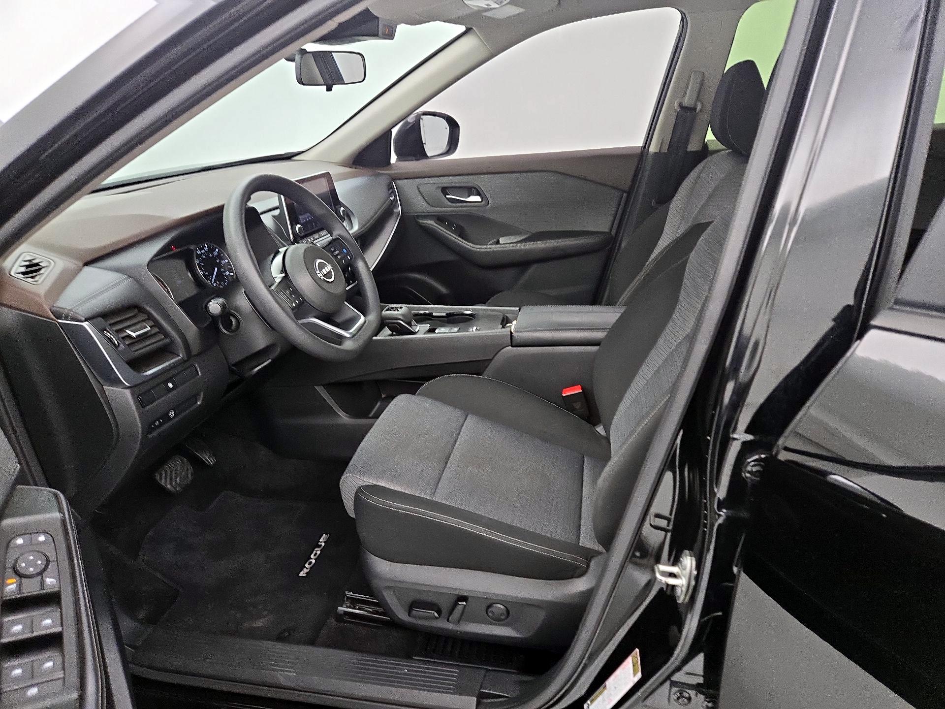 Thumbnail: 2023 Nissan Rogue - 11