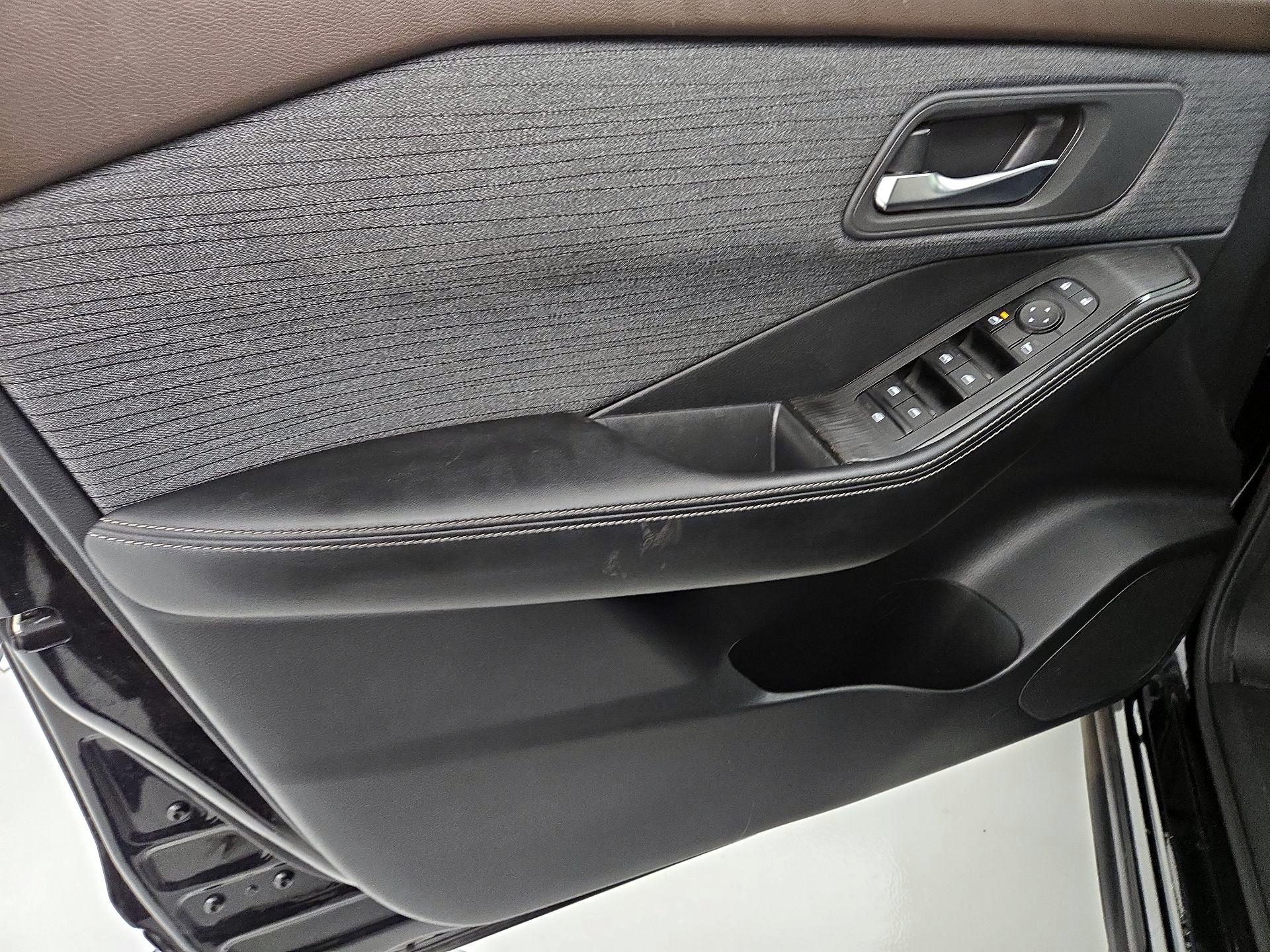 Thumbnail: 2023 Nissan Rogue - 12