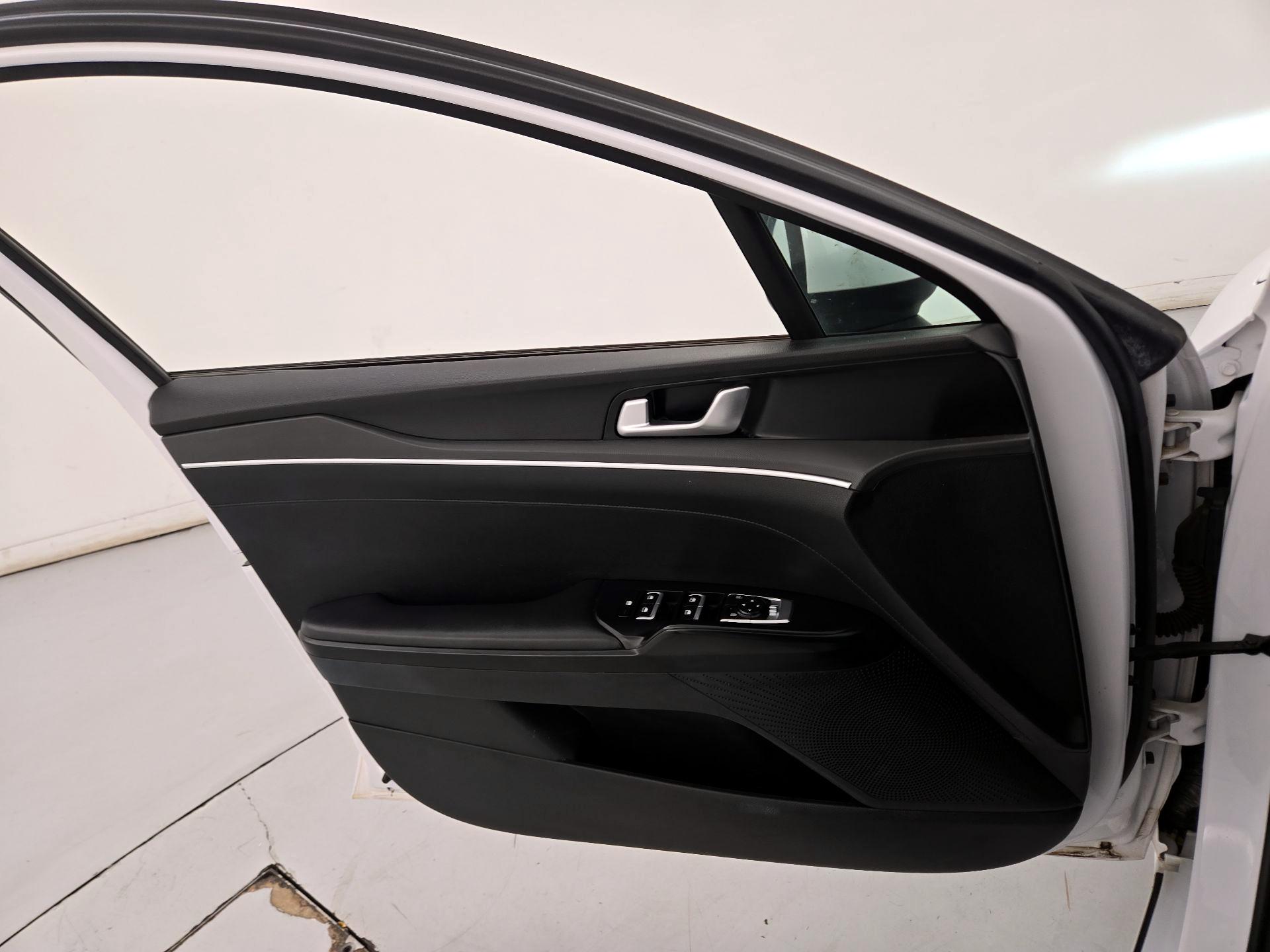 Thumbnail: 2022 Kia K5 - 12