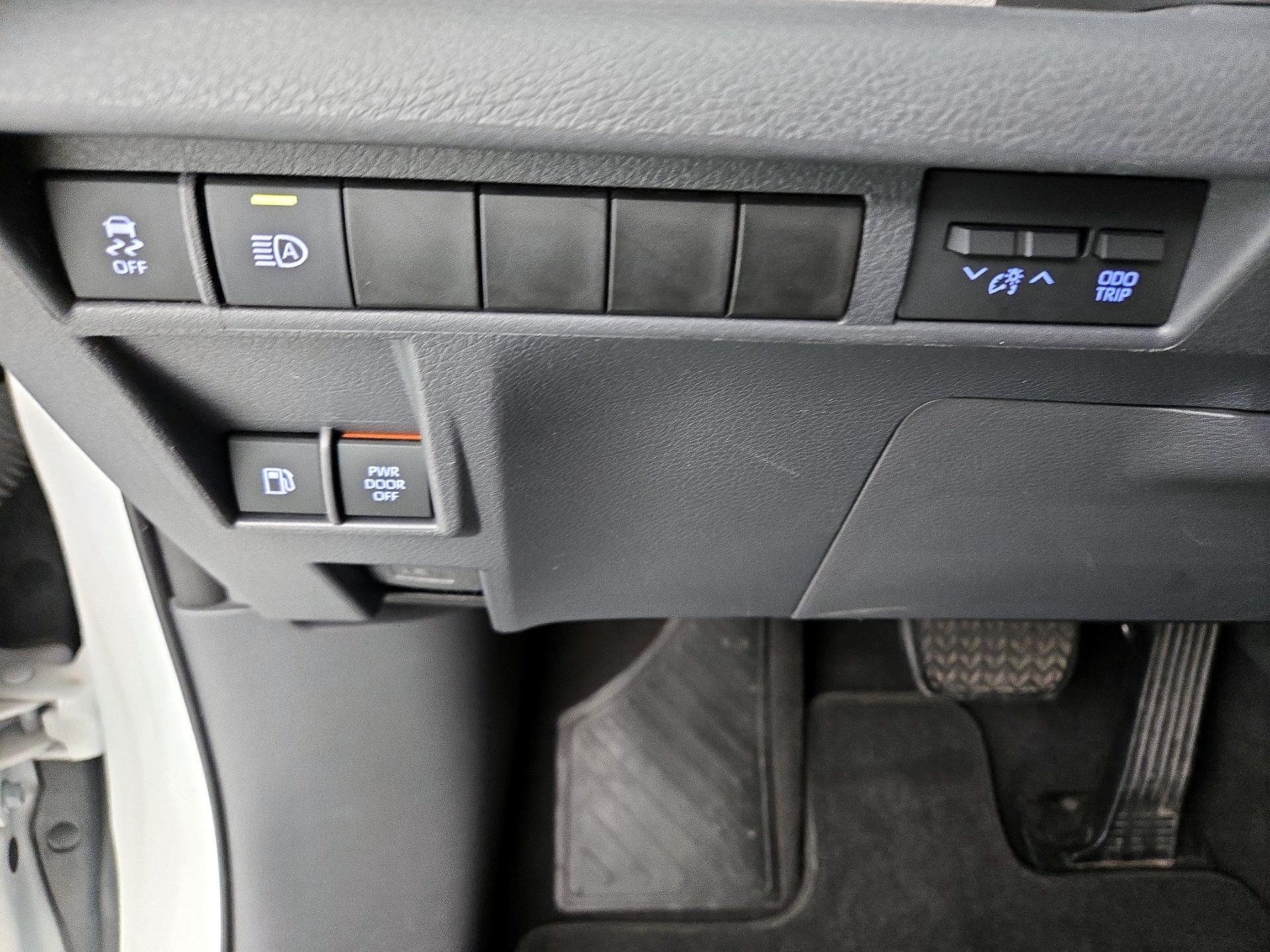 Thumbnail: 2021 Toyota Sienna - 13