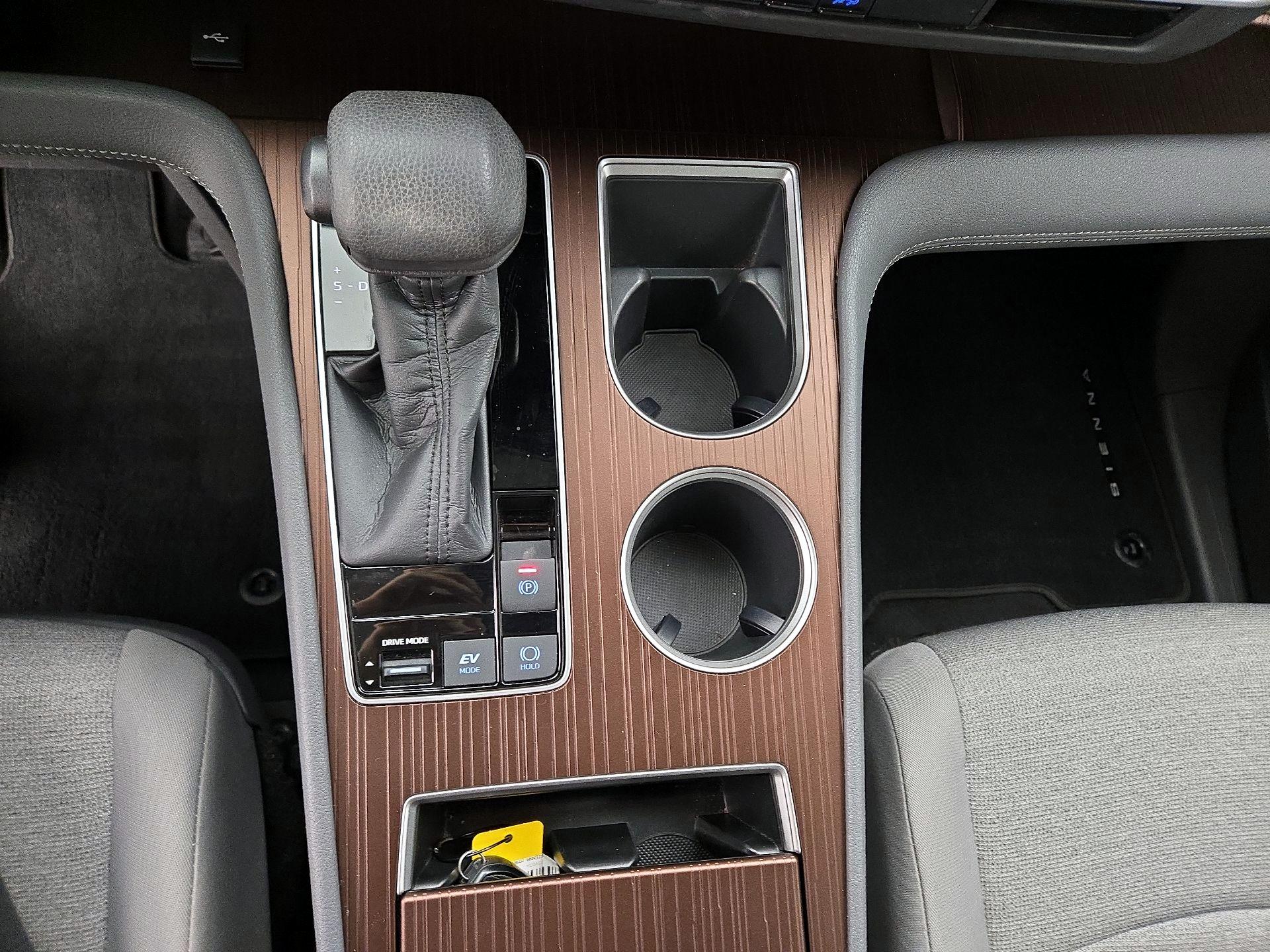 Thumbnail: 2021 Toyota Sienna - 17